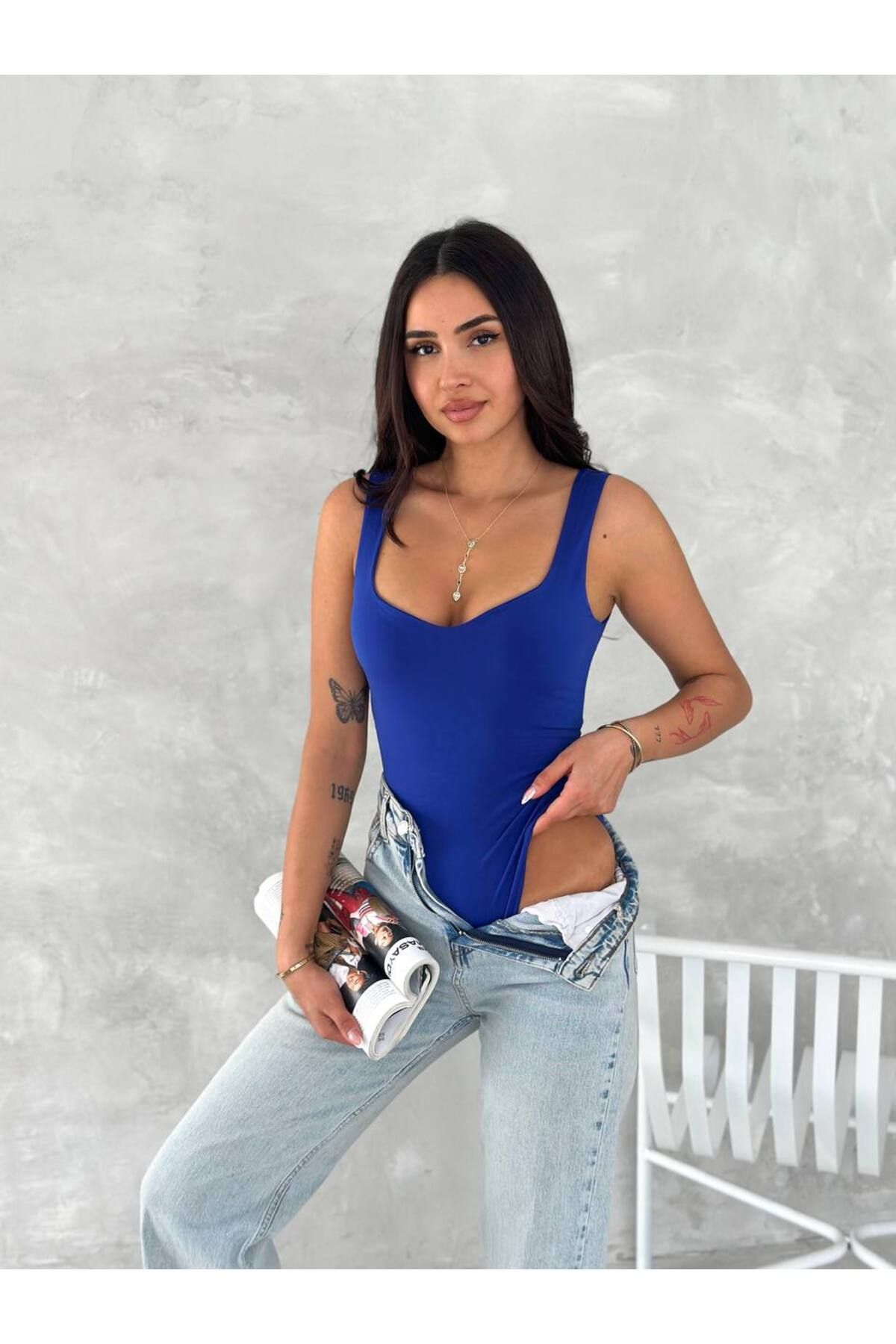 Castivo Fashion Kalp Yaka İpek Dokulu Basic Body