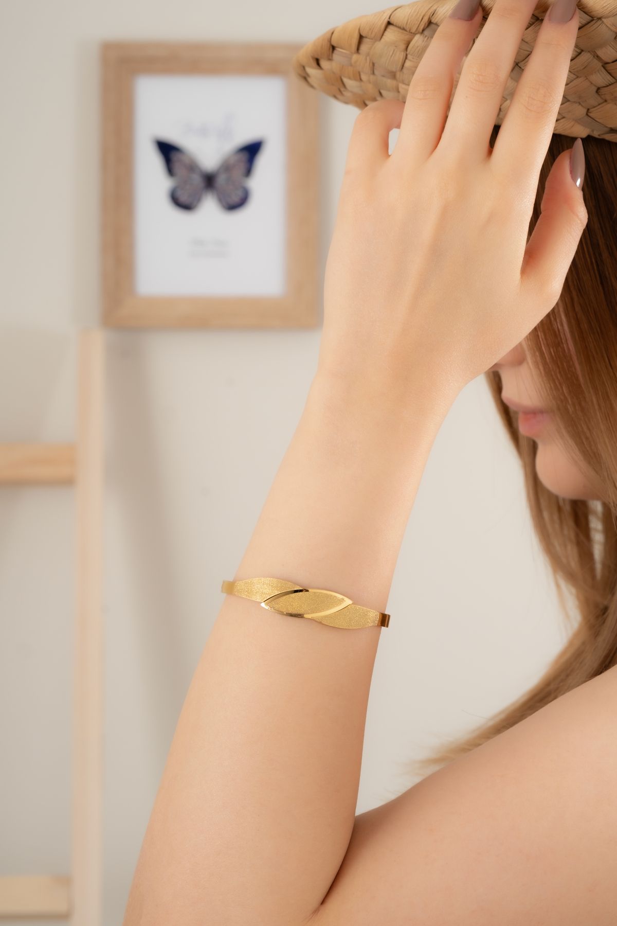 Finesa Jewelry Kadın Altın Sarısı Mat Parlak Geçişli Yaprak Formlu Şık Bileklik