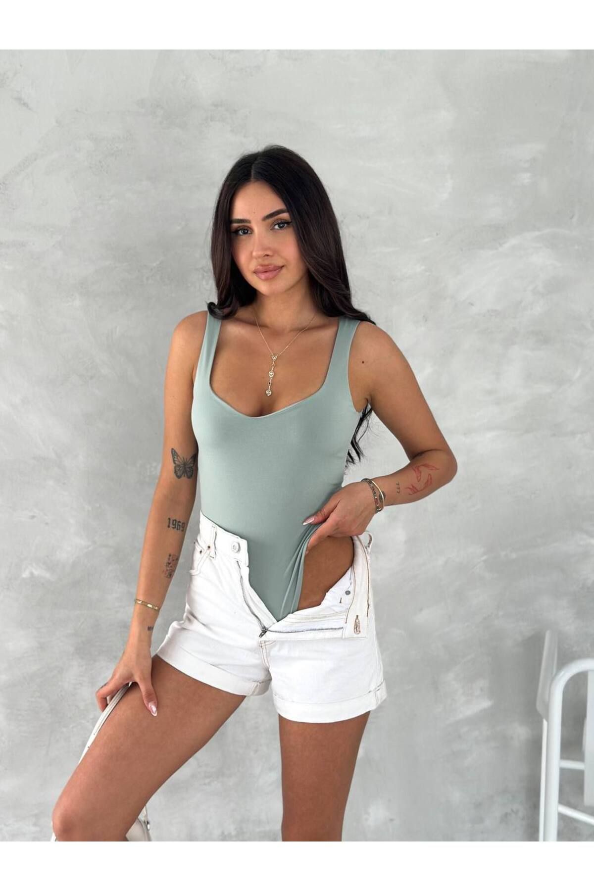 Castivo Fashion Kalp Yaka İpek Dokulu Basic Body