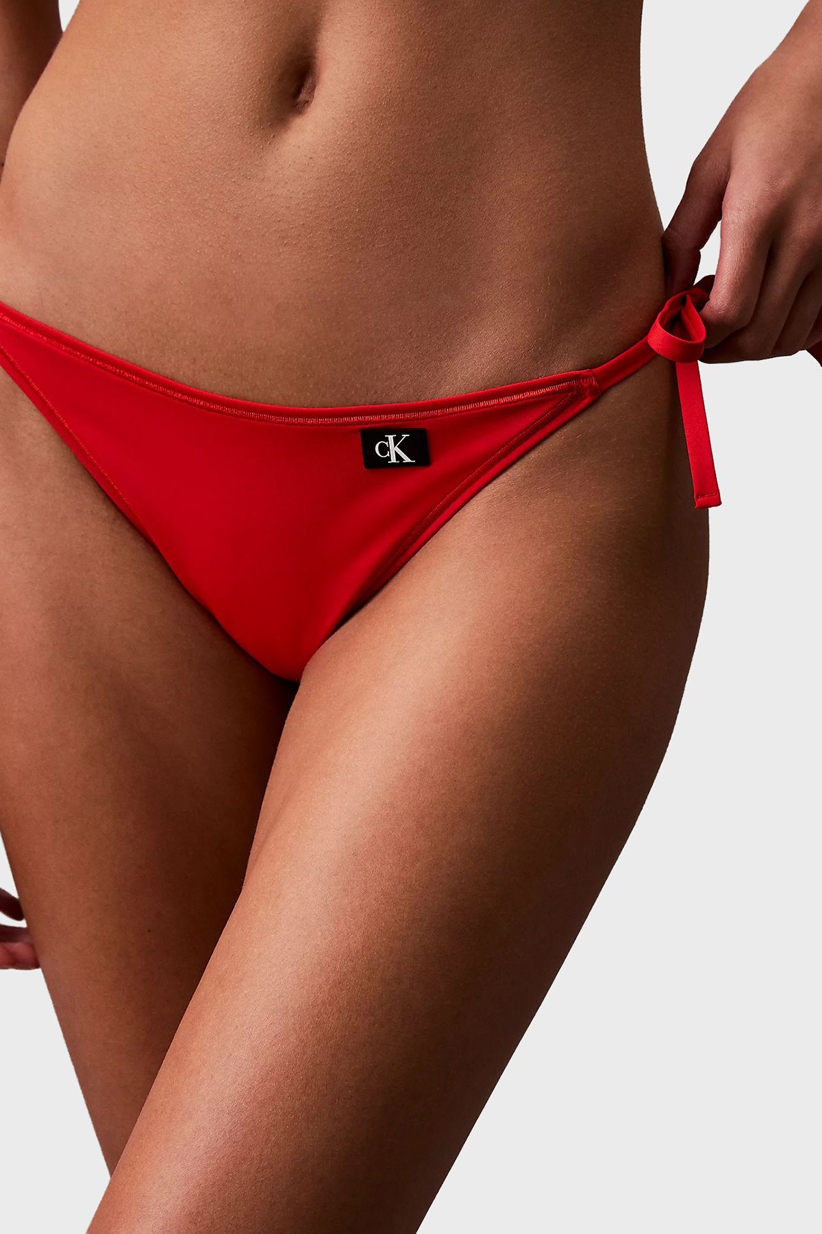 Calvin Klein Logolu Bağlamalı Bikini Altı KW0KW02349XM8 BİKİNİ ALTI