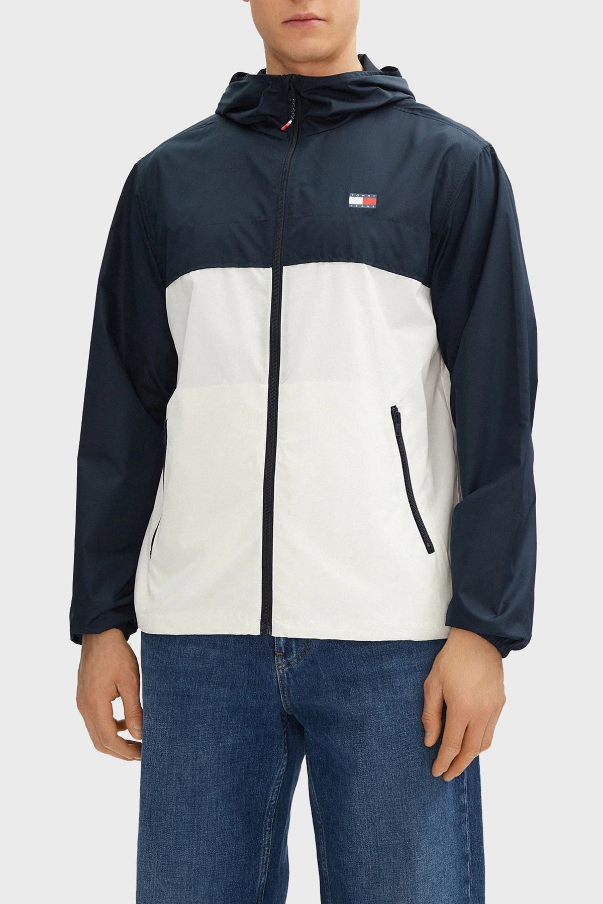 Tommy Jeans Renk Bloklu Suya Dayanıklı Regular Fit Kapüşonlu Yağmurluk Erkek YAĞMURLUK DM0DM20204 0G