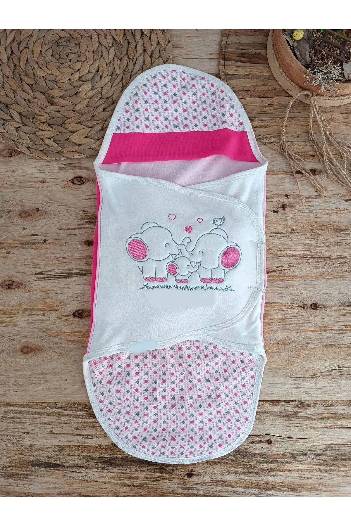 Moda Şahsenem Yenidoğan Mutlu Fil Ailesi Nakışlı Çıt Çıt Kapamalı Bebek Kundak Fuşya