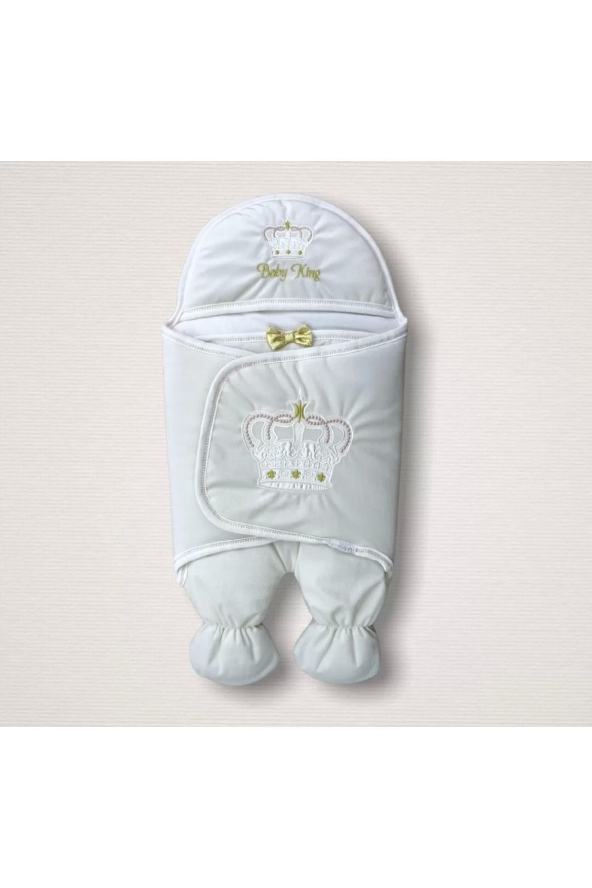 Moda Şahsenem Yenidoğan King Baby Taç Nakışlı Ayaklı Erkek Bebek Kundak Ekru
