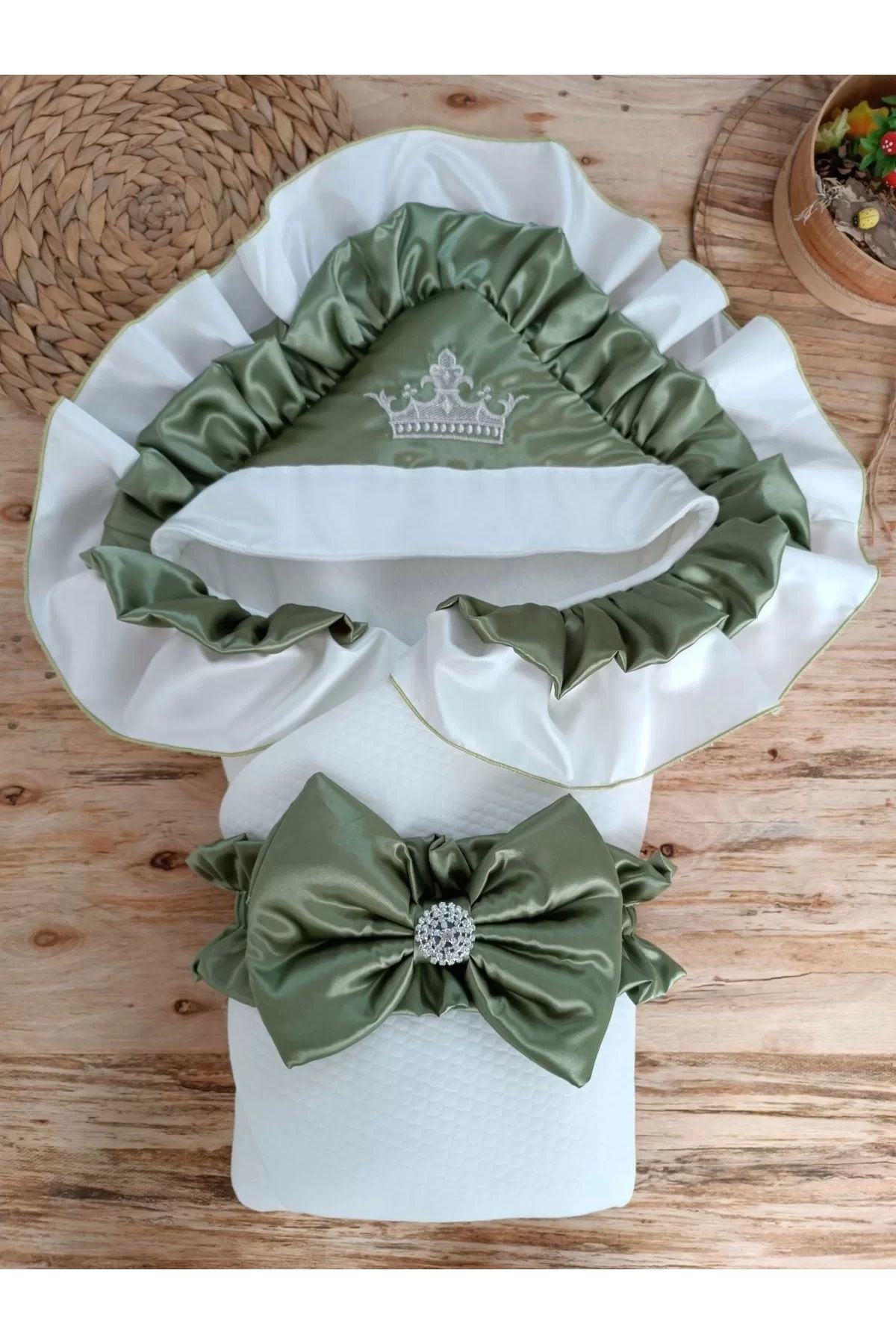 Moda Şahsenem Yenidoğan Mehtap Lüks Kelebek Taç Nakışlı Bebek Battaniyesi Kundak Yeşil