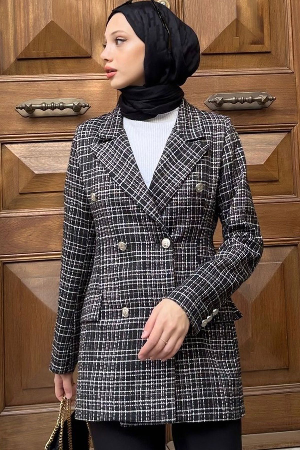 Ottawe Regular Fit Ceket Yakalı Uzun Kollu Çift Cepli Omzu Vatkalı Düğmeli Şanel Kumaş Tarz Casual Ceket