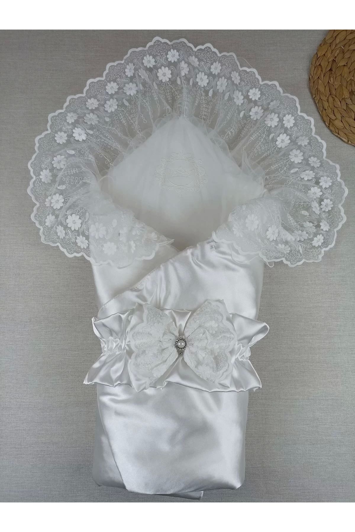 Moda Şahsenem Yenidoğan Pırıltı Taç Nakışlı Trilüks Kundak Bebek Battaniyesi Ekru