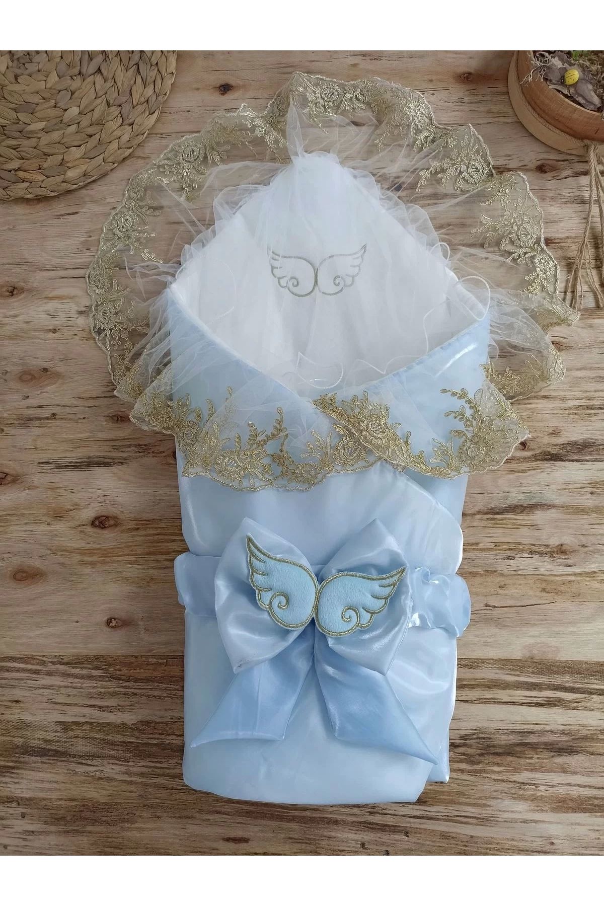 Moda Şahsenem Yenidoğan Shine Kumru Melek Kanat Fiyonklu Gold Dantel Duvaklı Delüks Kundak Bebek Battaniyesi Mavi