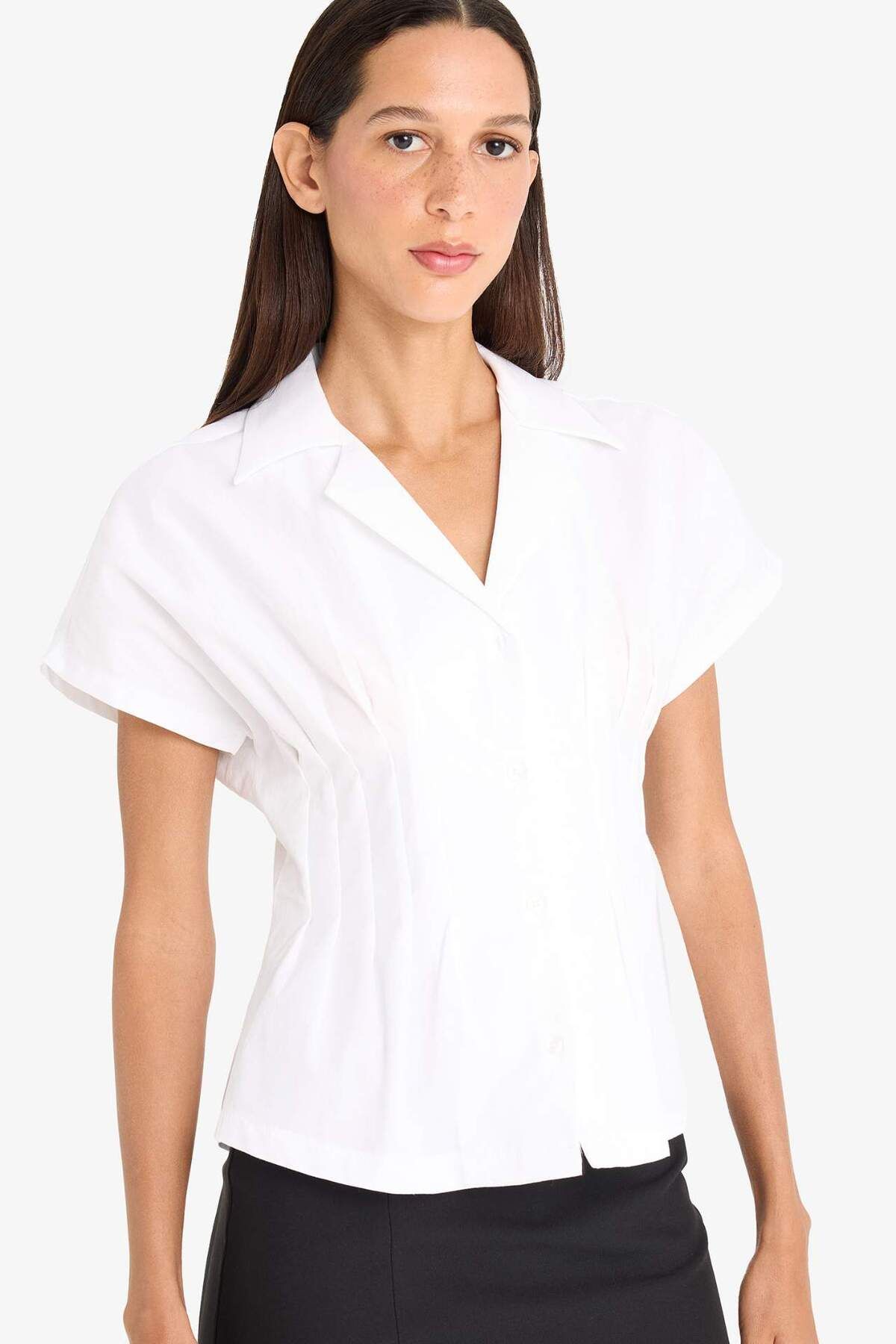 DeFacto Fitted Gömlek Yaka Poplin Kısa Kollu Gömlek F5892AX25SM