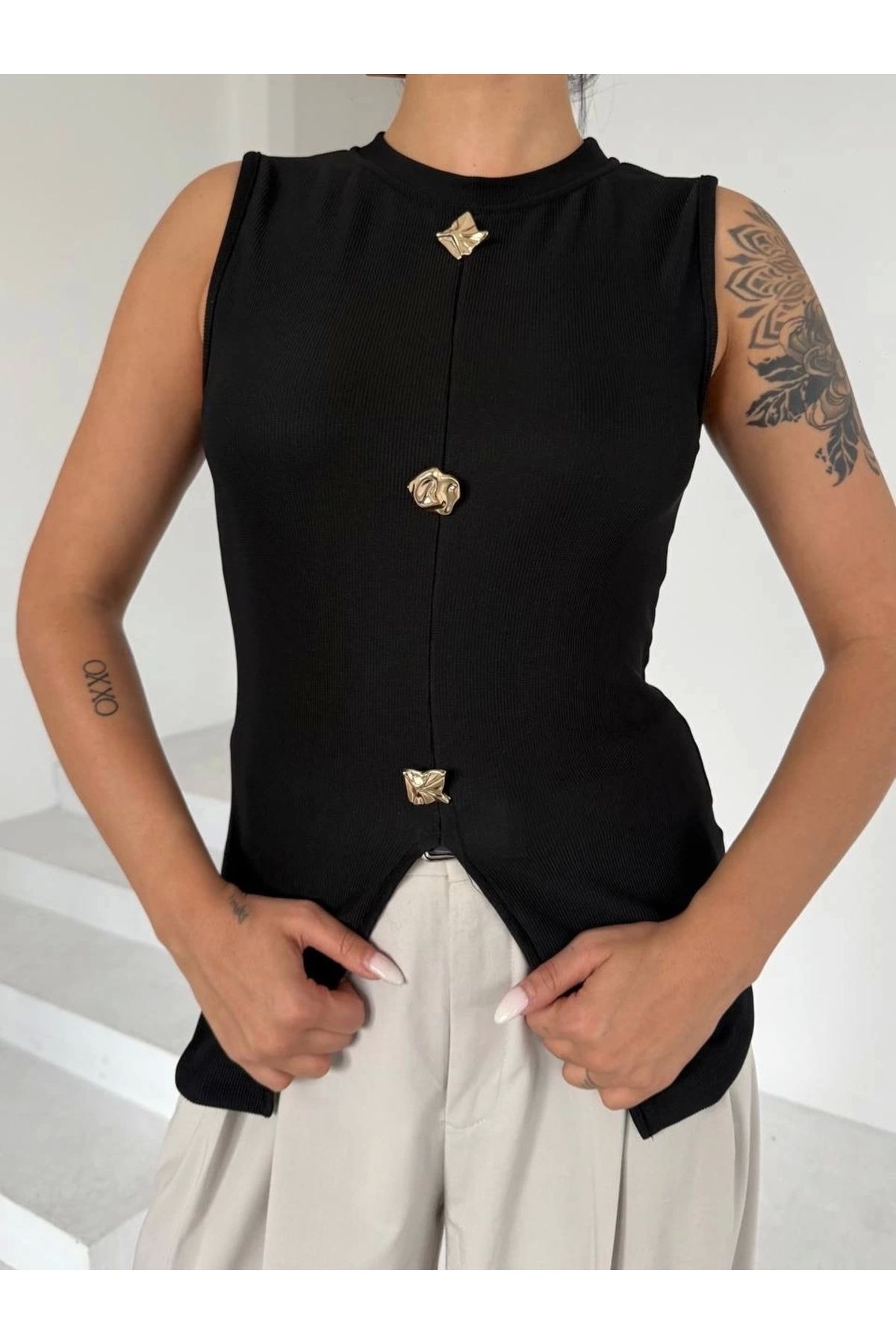 gizmurstore Kadın siyah bisiklet yaka gold düğmeli ottoman bluz s2310