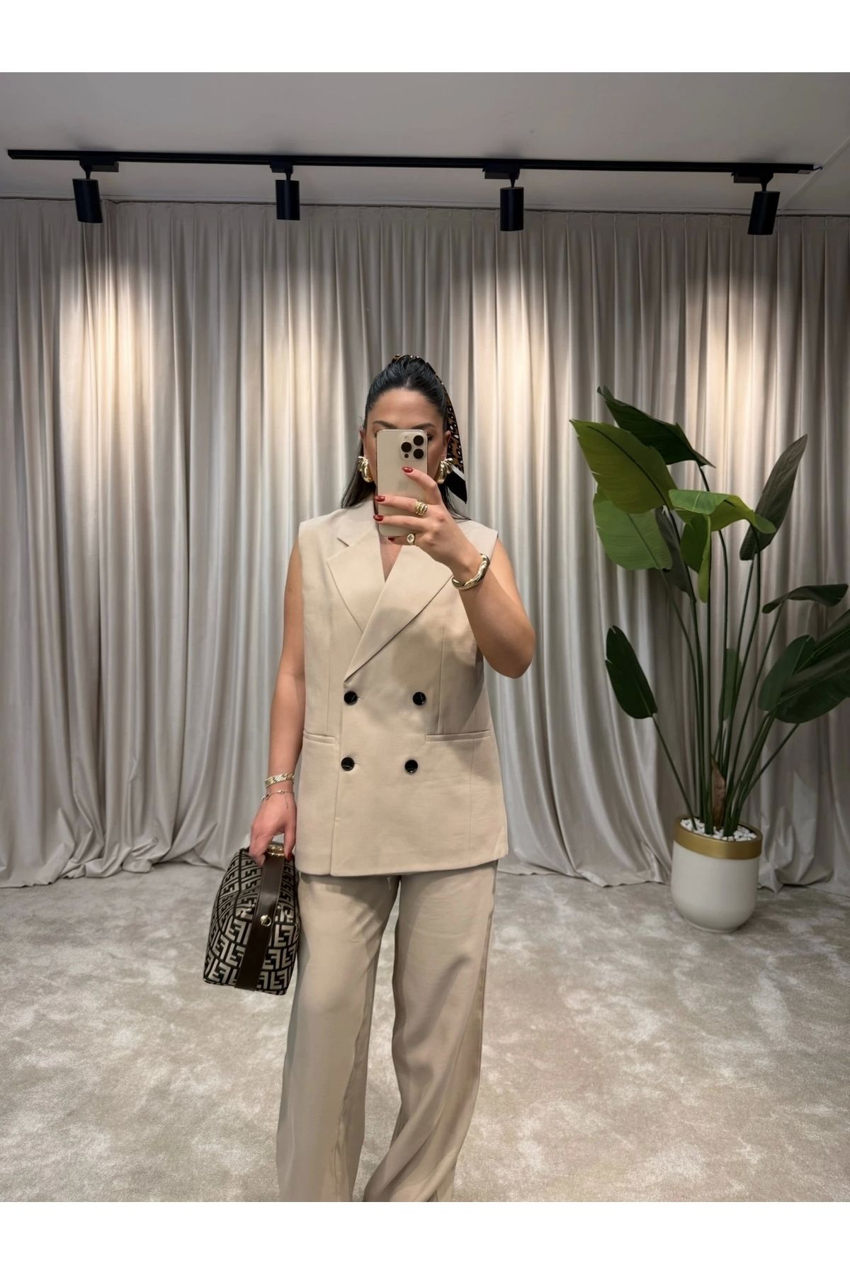 Meyco Butik Bej Yelekli Takım