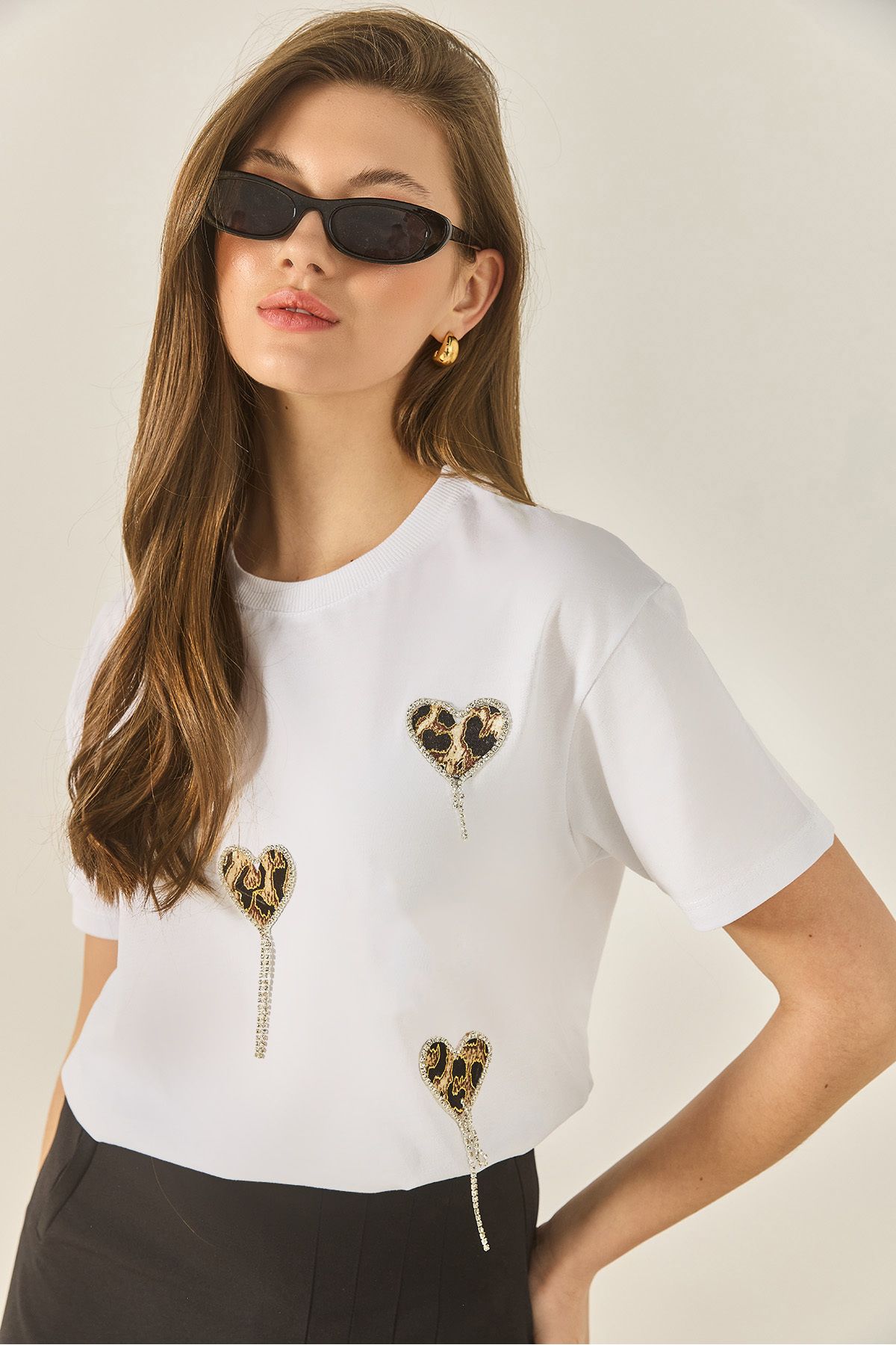 Bianco Lucci Kadın Leopar ve Taş Detaylı Kalpli Kısa Kollu T-Shirt 60602034