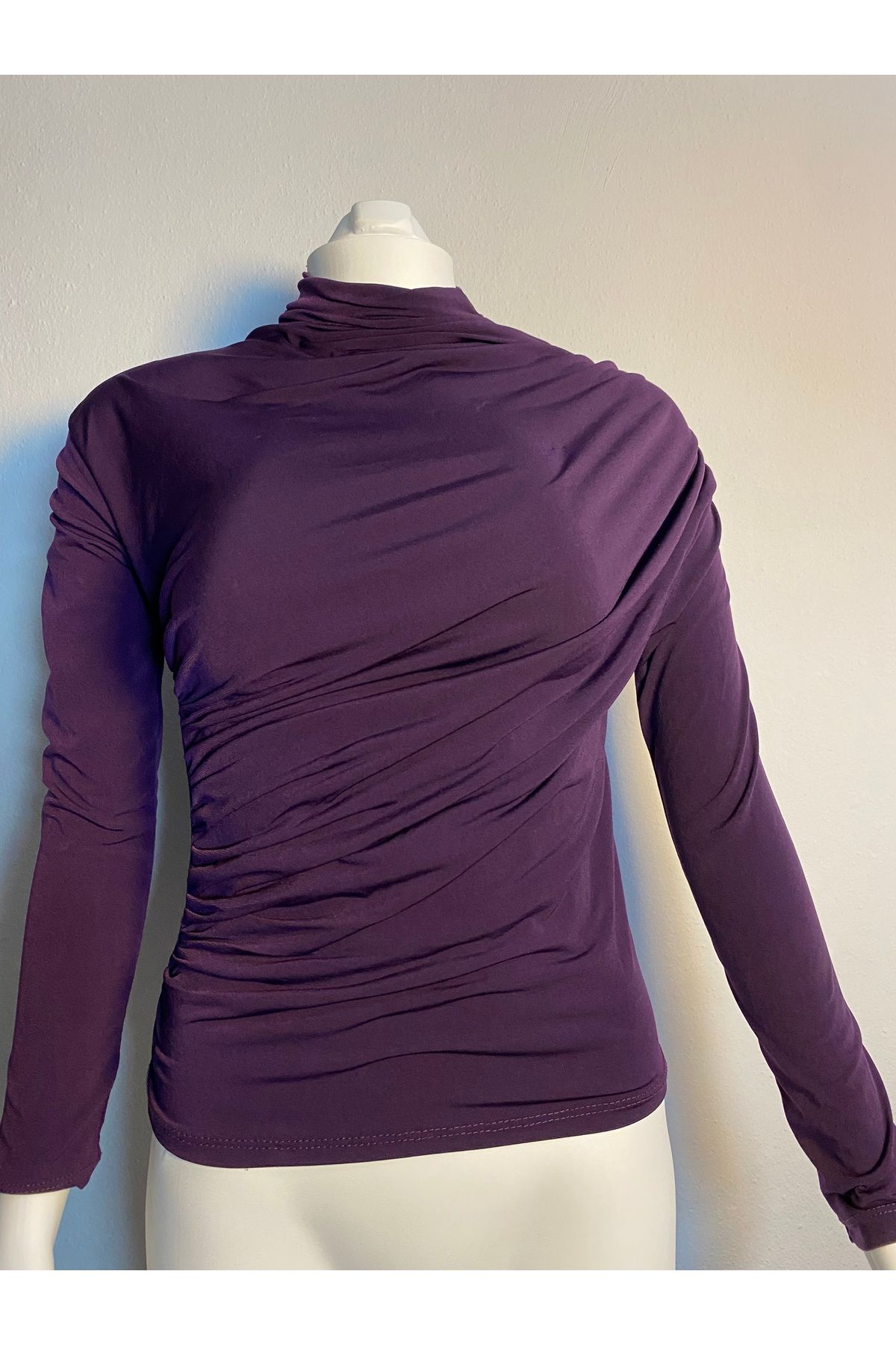 Butik Balık Yaka Drapeli Bluz