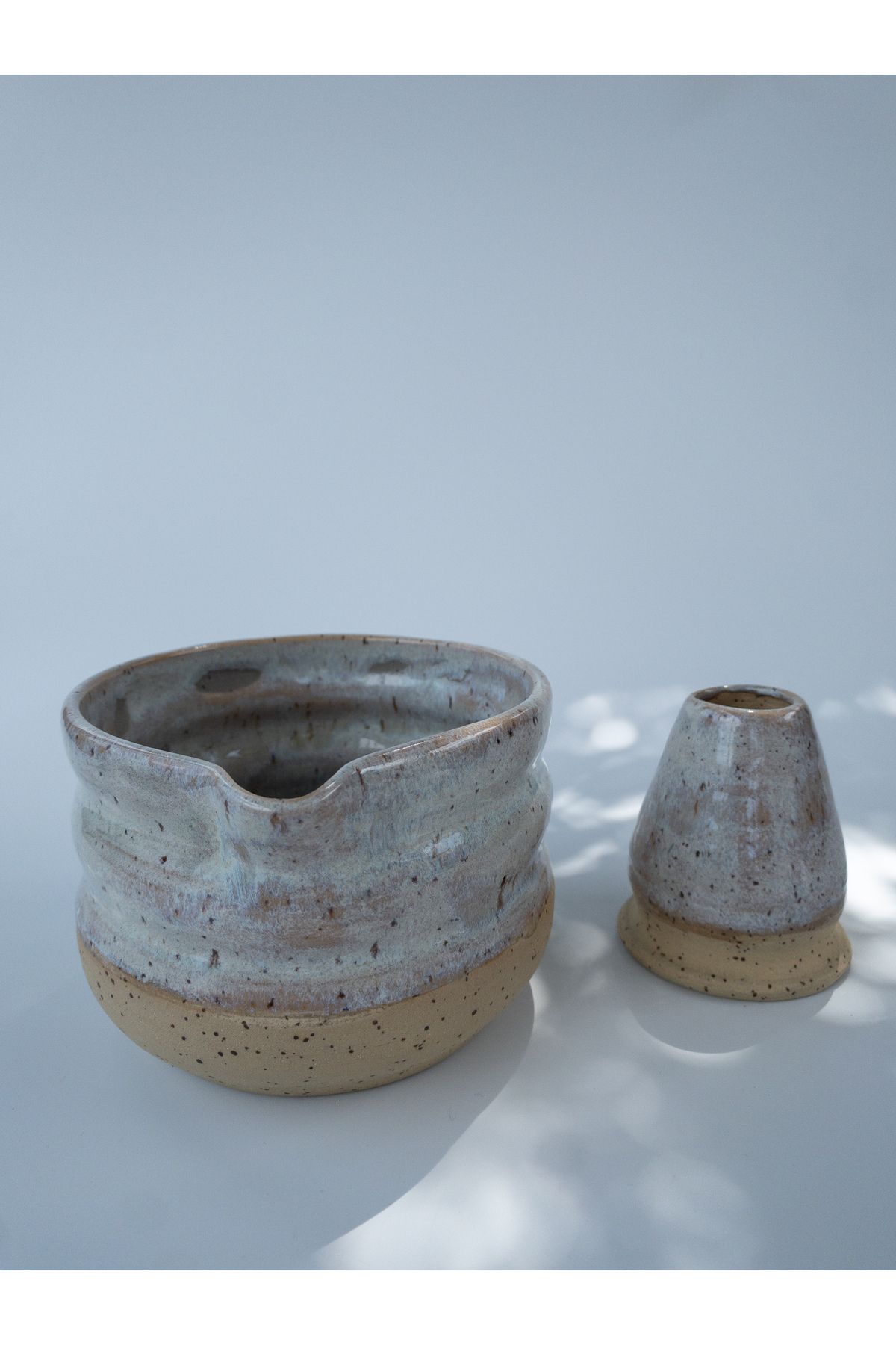 Begeli Ceramics and More El Yapımı Stoneware Matcha Kasesi ve Whisk Tutucu