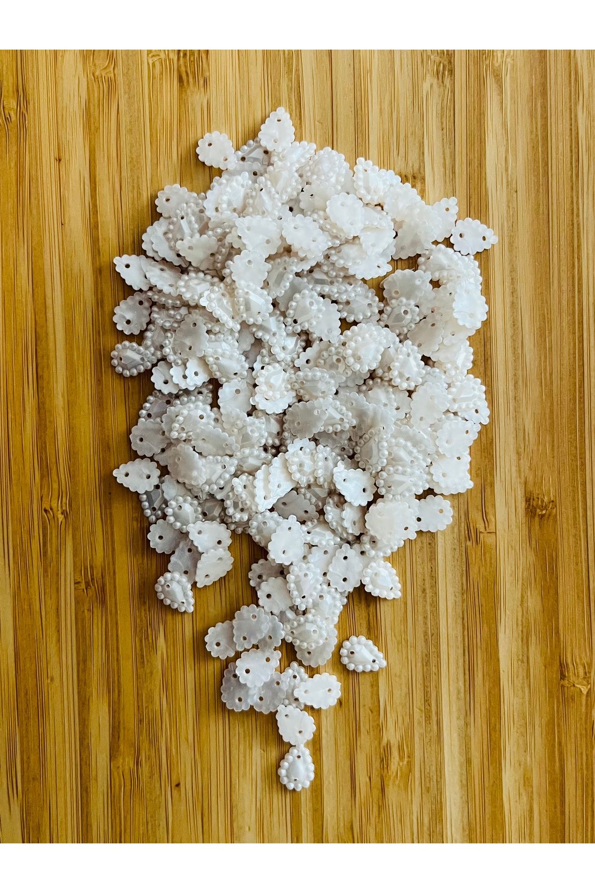 Öztürk Oya, Abiye Ve El Işleme Taş Görünümlü Plastik Damla Pul. Paket Içi 270 Adet. 20gr.