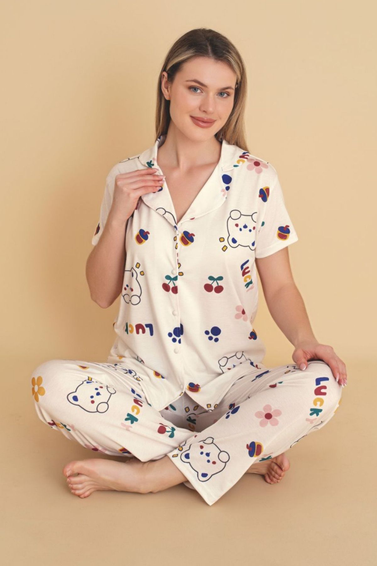 fehika Kadın Pamuk Lİkralı Beyaz Kiraz Kedi Baskı Düğmeli Pijama Takımı