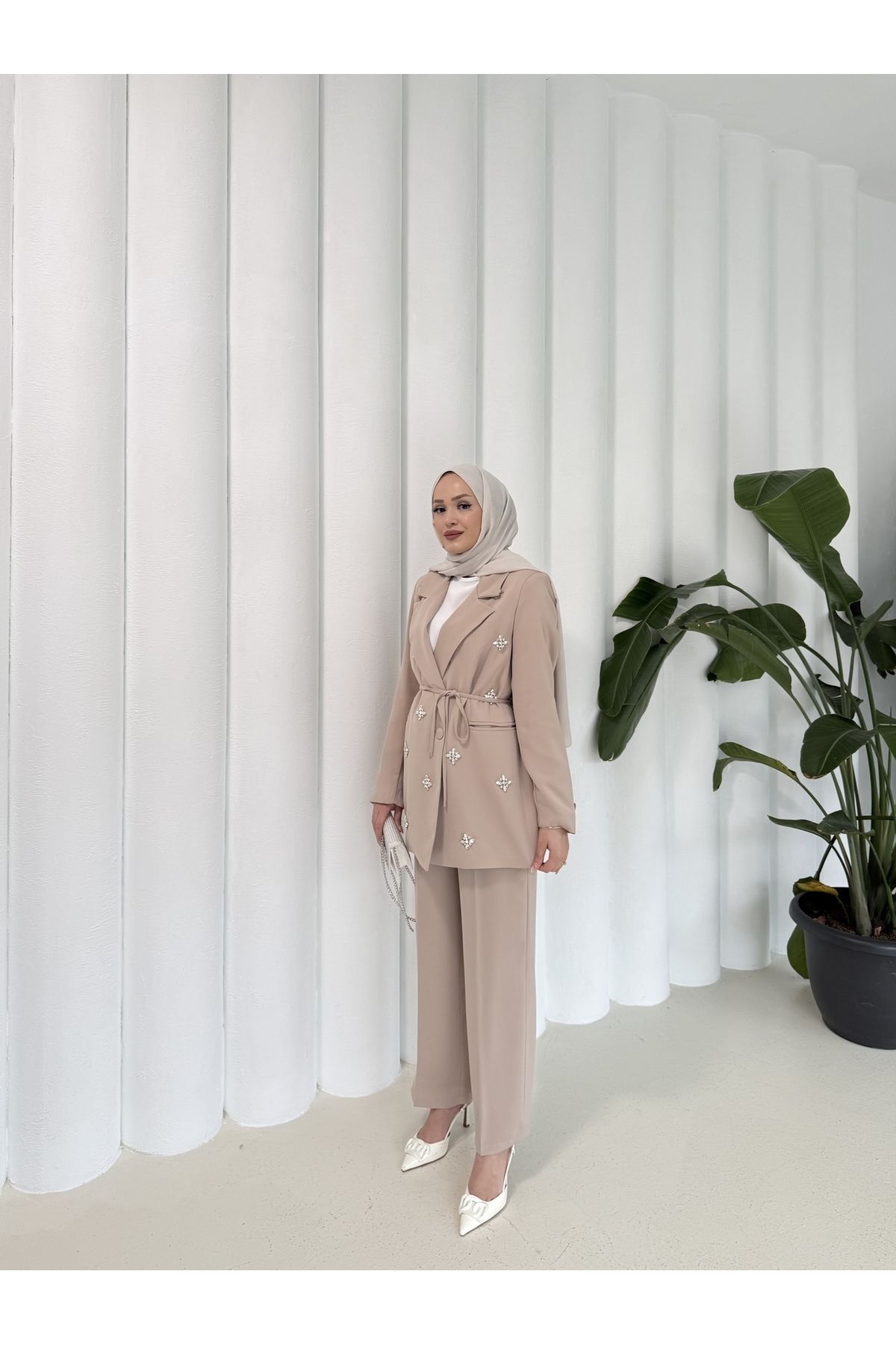 Melike Tatar Taşlı Ceketli Takım 32-2304