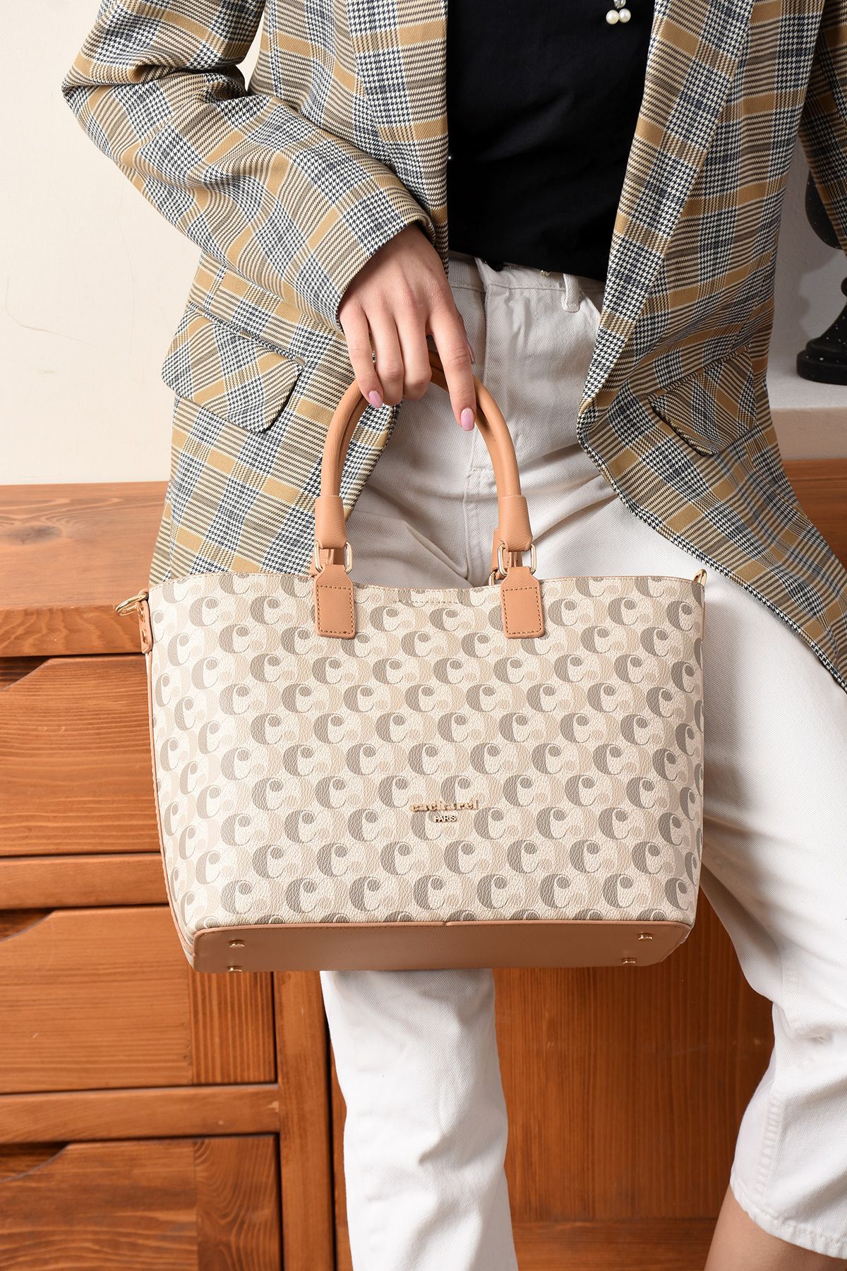 Cacharel Paris Kadın El Ve Omuz Çantası Monogram Kumaş