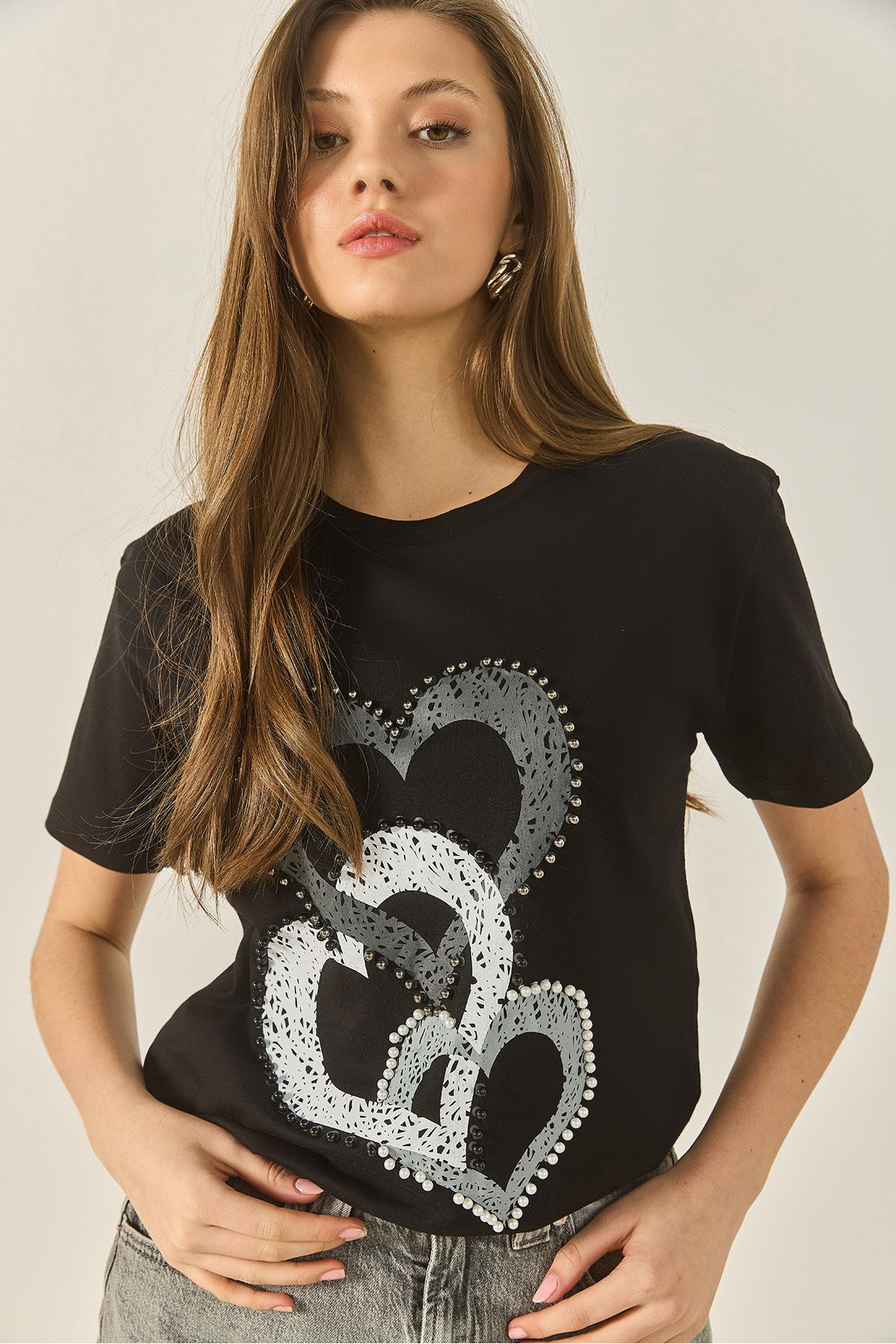 Bianco Lucci Kadın Kalp Baskılı Boncuk İşlemeli Normal Kalıp Pamuklu T-Shirt 8106 60283301