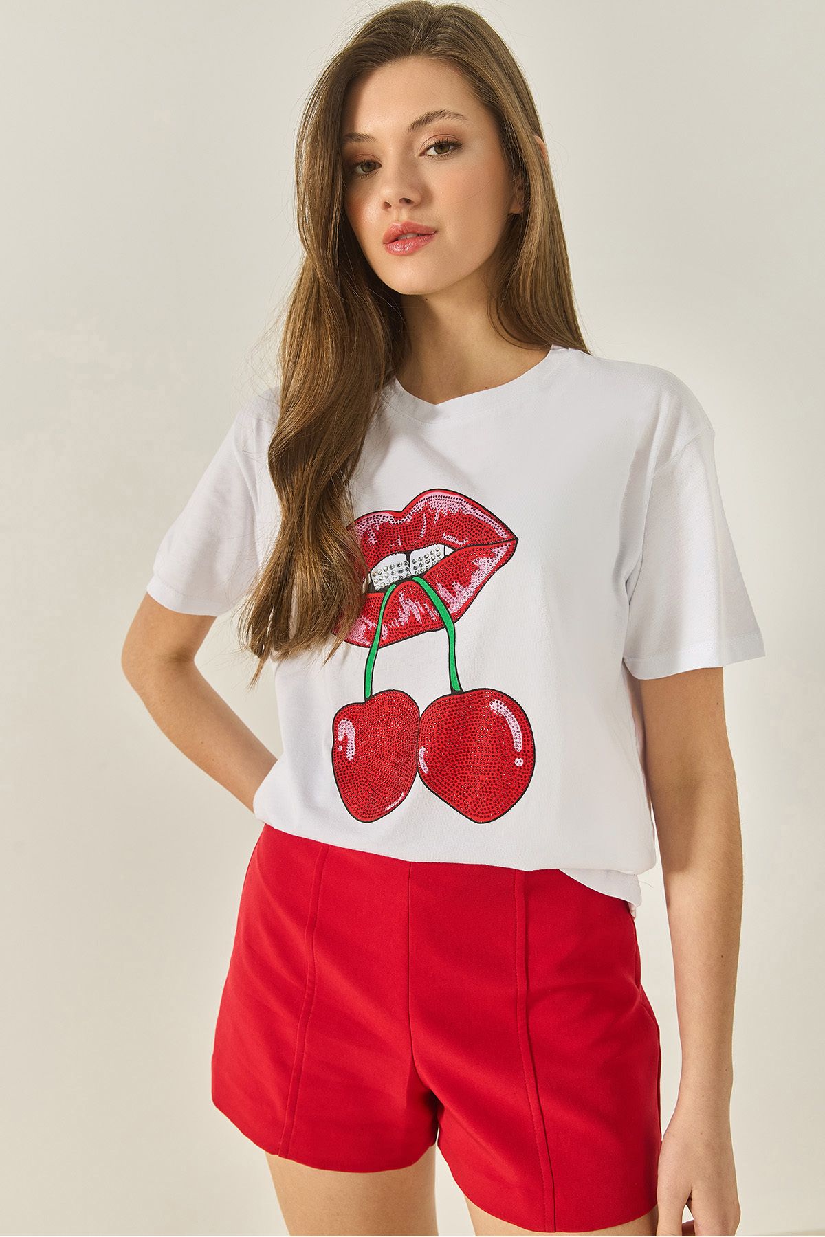 Bianco Lucci Kadın Cherry Lips Baskılı Taş Detaylı Normal Kalıp T-Shirt 4137 60283298