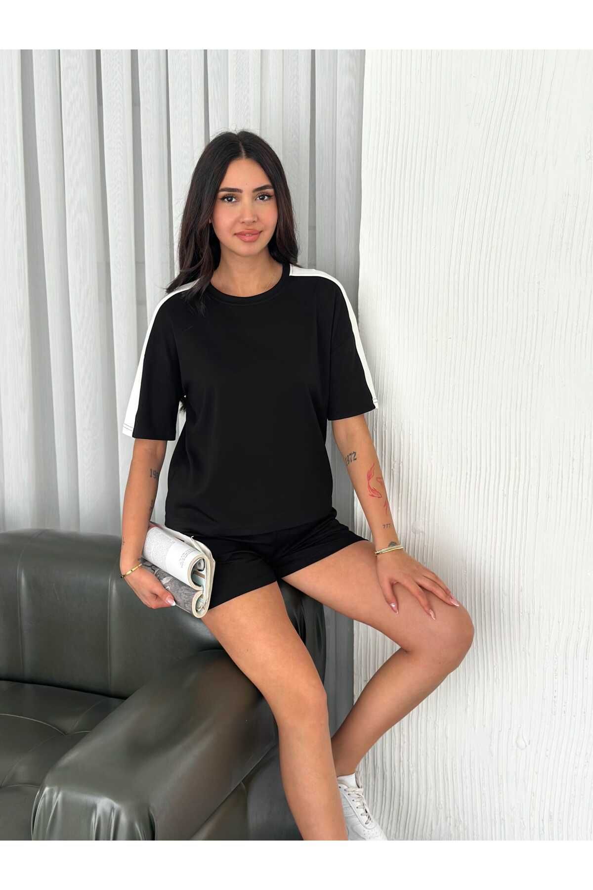 The Robi Şerit Detaylı T-shirt Şort Takım