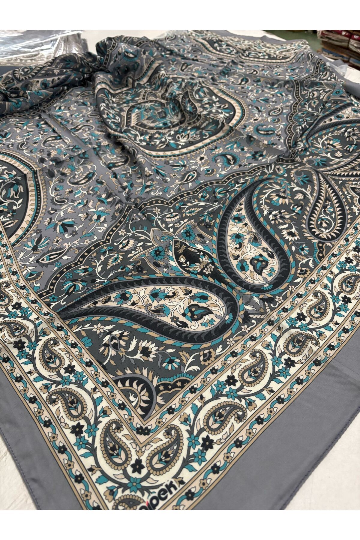 ZENİPEK Büyük Boy 120*120 cm Tesettür Eşarp