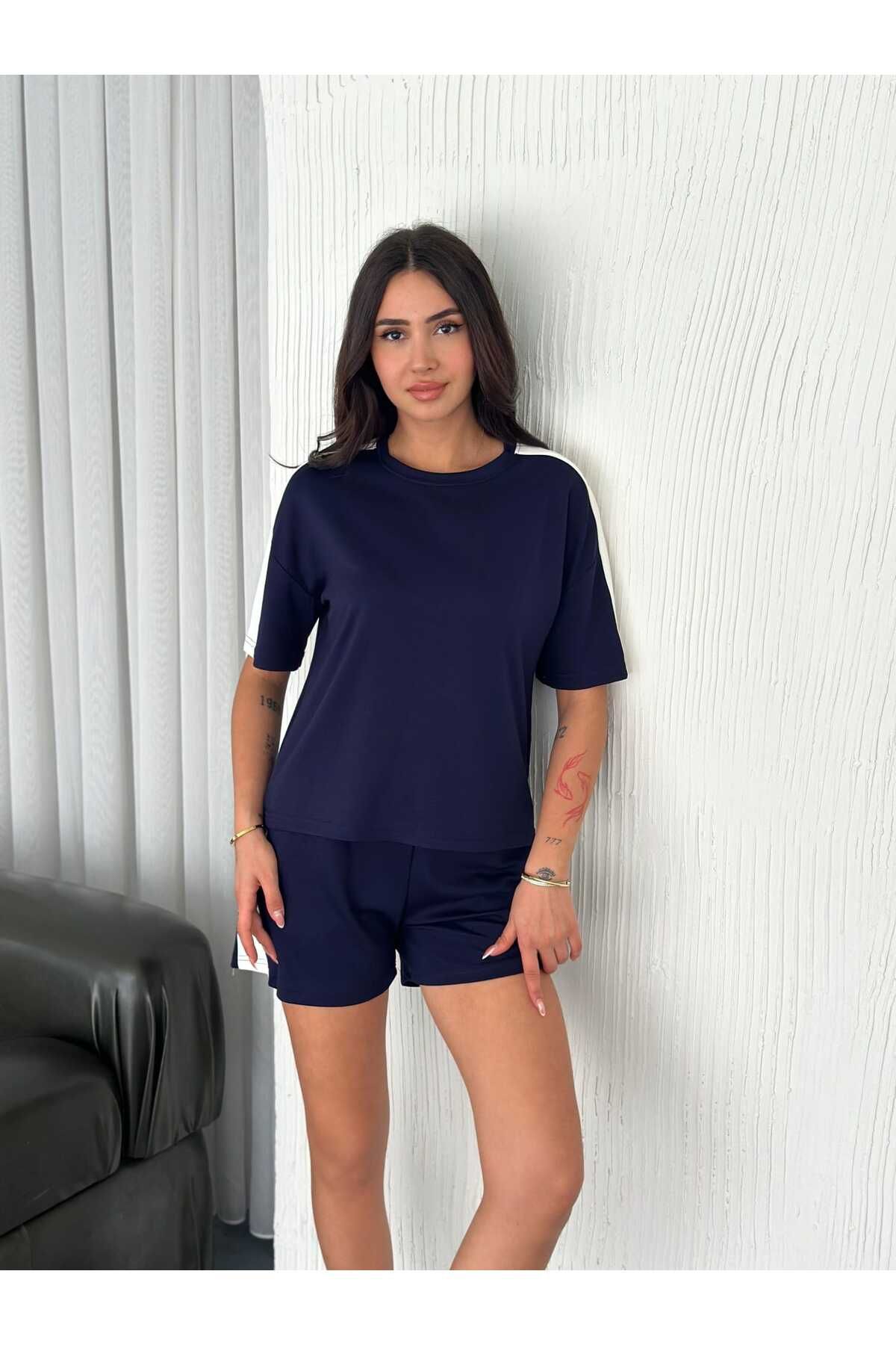 The Robi Şerit Detaylı T-shirt Şort Takım