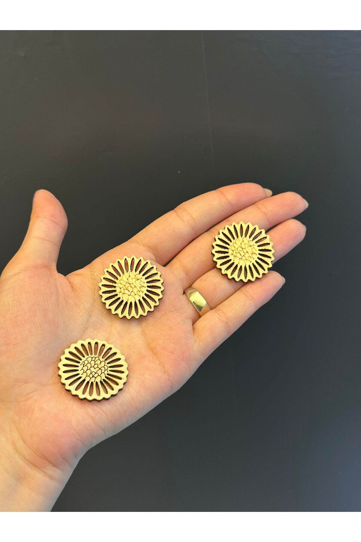 Gönülden Tasarım 3 ADET AHŞAP KOLYE KÜPE TASARIM AKSESUARI ÇAP 3 CM
