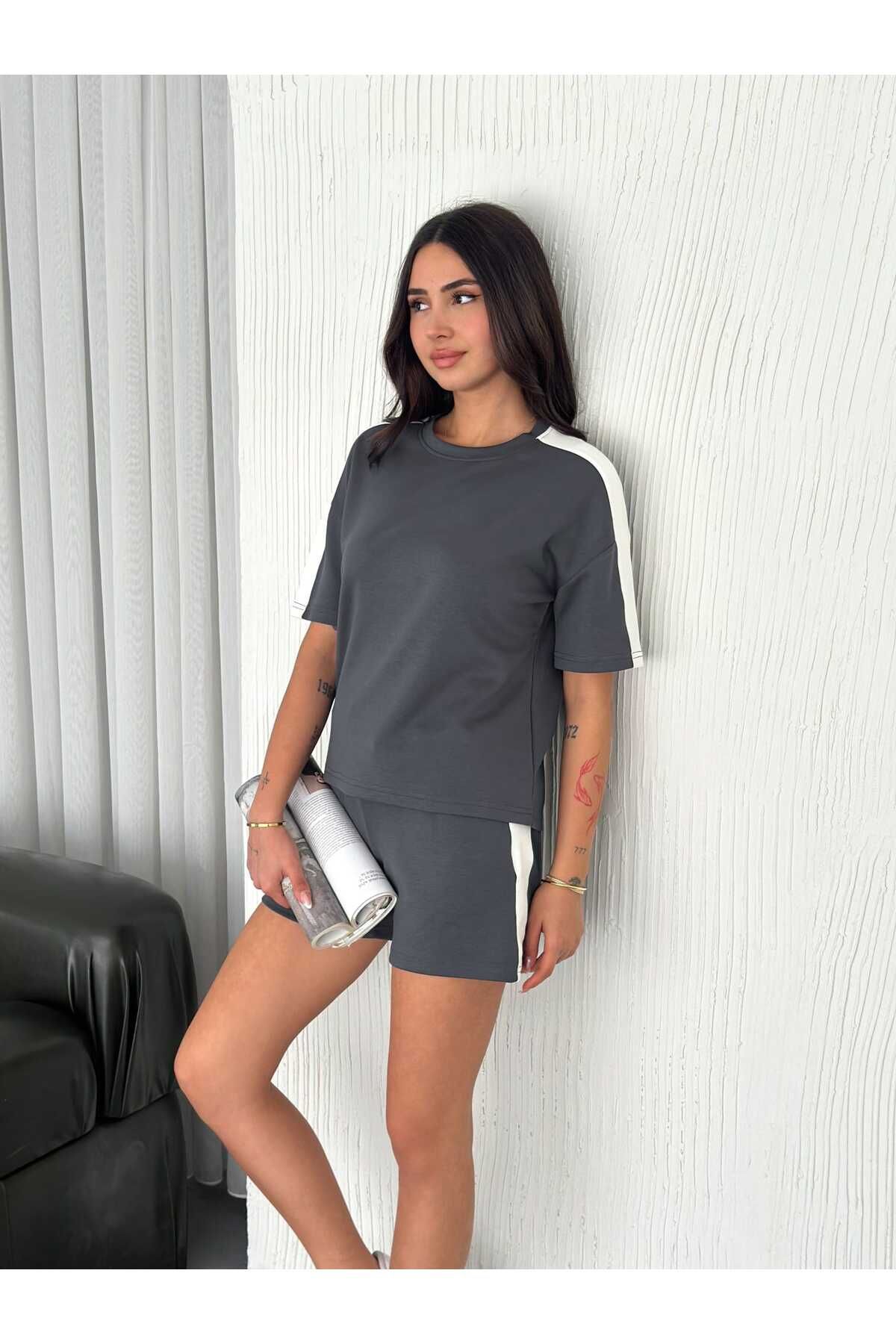 The Robi Şerit Detaylı T-shirt Şort Takım