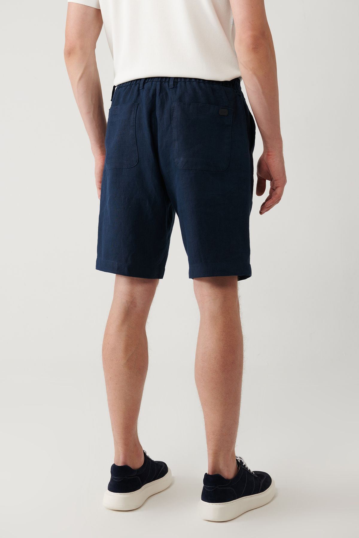 Avva-Marineblaue Assos-Shorts aus 100 % Leinen mit elastischem Bund für Herren A41y3710 6