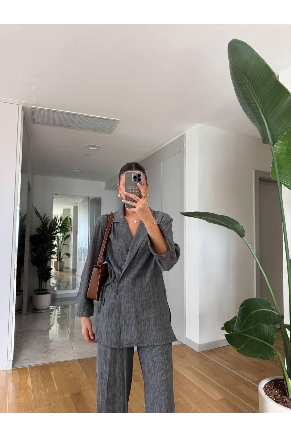 Fast Perry KADIN PİLİSELİ GÖMLEK VE BELİ LASTİKLİ RAHAT KALIP PANTOLON TAKIM