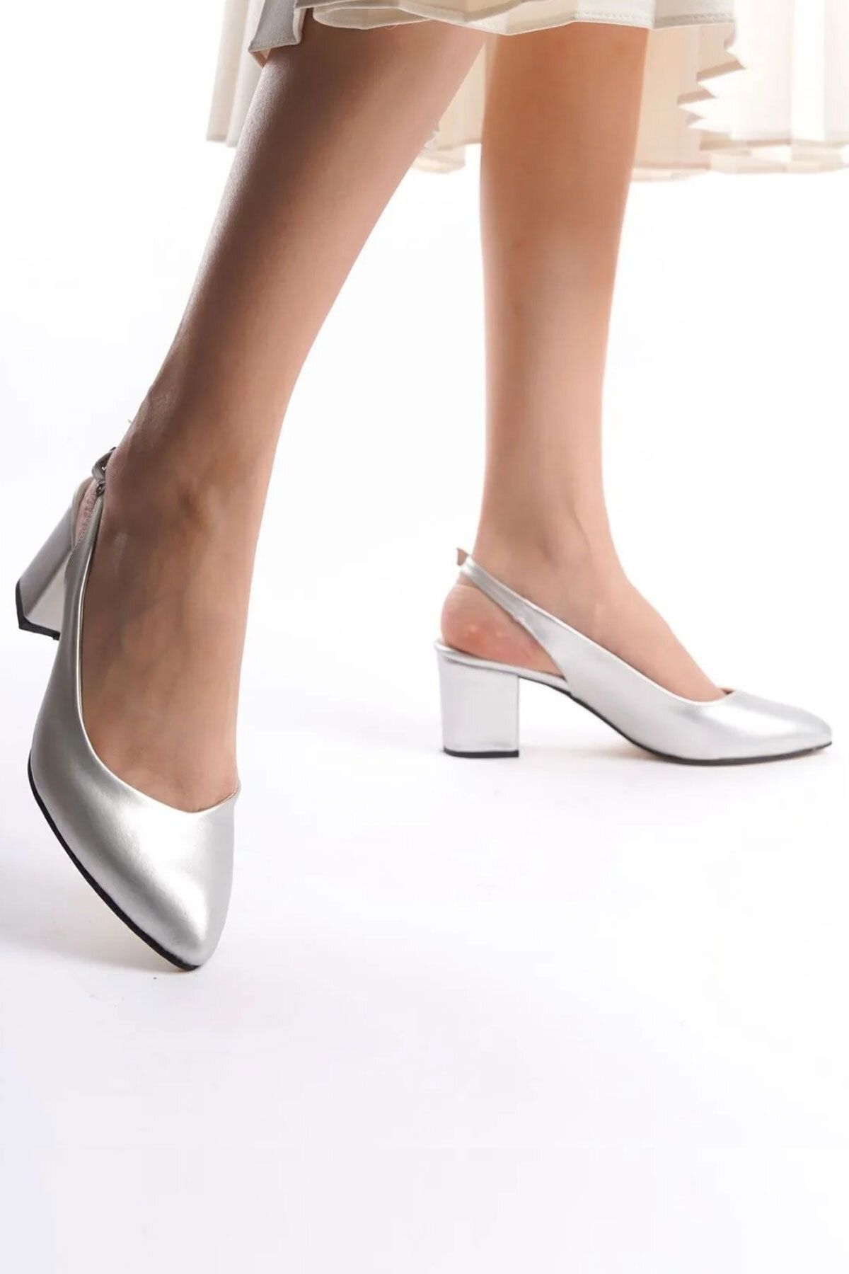 ARTSHOES Kadın Günlük Klasik Topuklu Arkası Açık Tokalı 6 Cm Kalın Topuk Ayakkabı 4010-119-0001