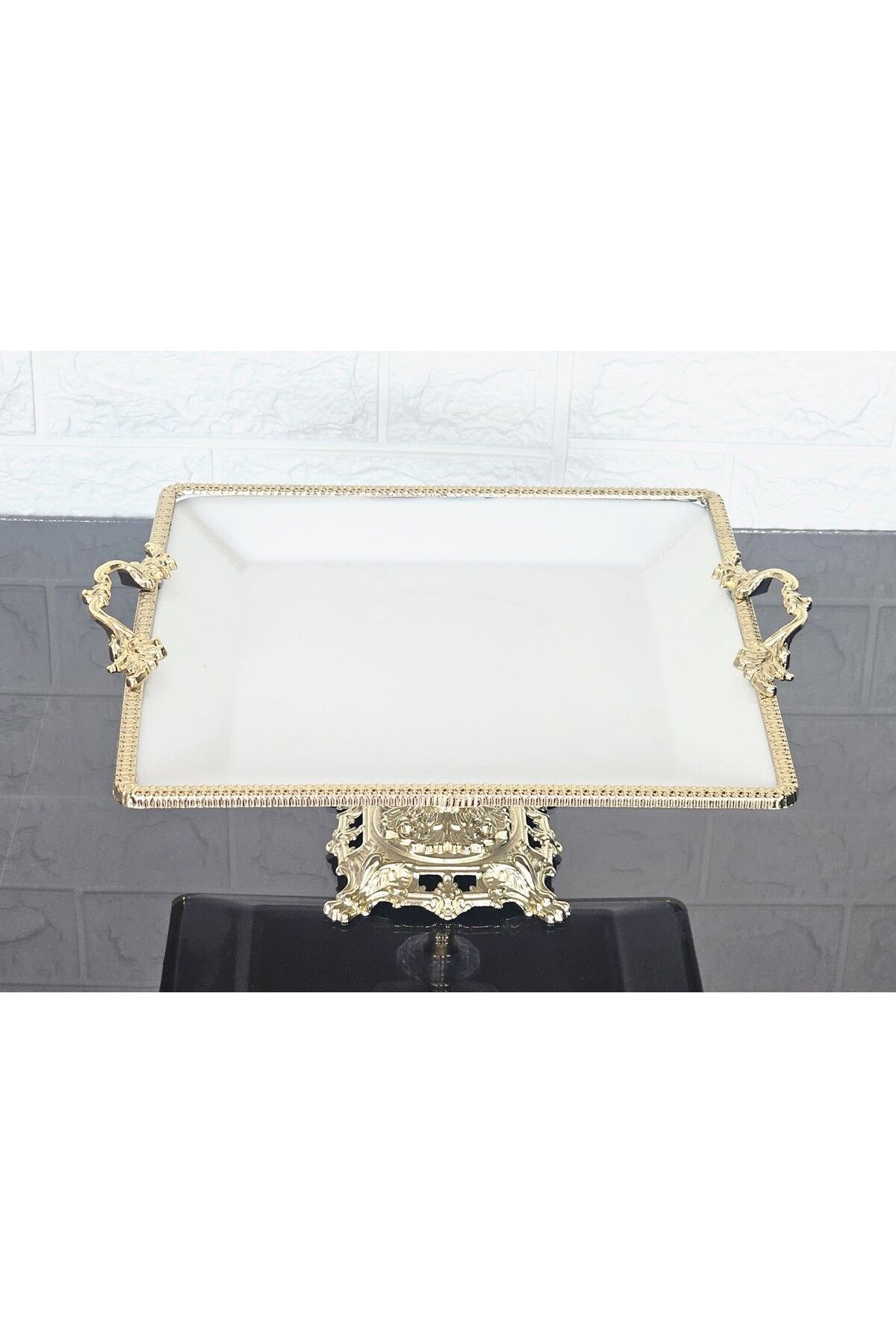 atabey home PORSELEN BÜYÜK SADE KARE SERVİS TABAĞI-SUNUMLUK DÖKÜM GOLD ÇERÇEVE VE AYAKLI 27CM