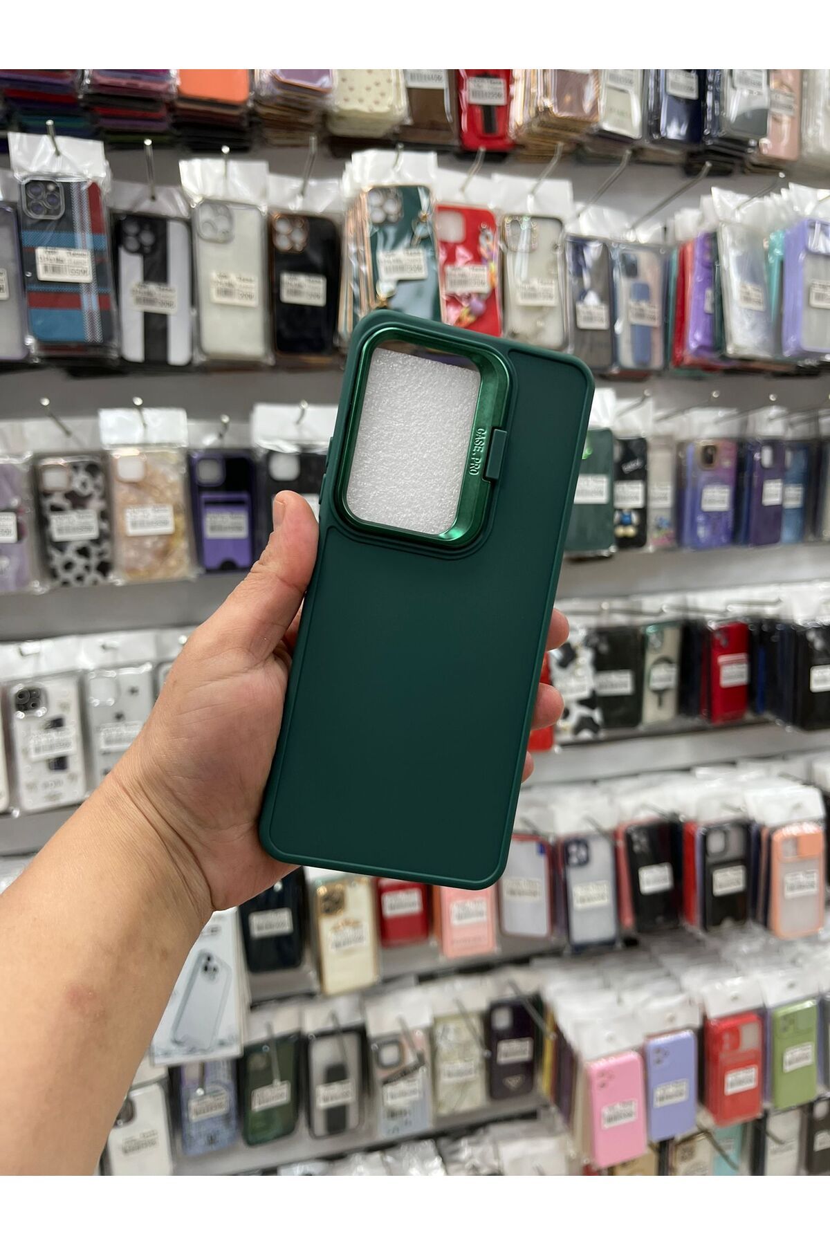 TECNOTREND GALAXY S25 ULTRA Stand Olabilen Tuşu Kolay Basmalı Lansman Kılıf