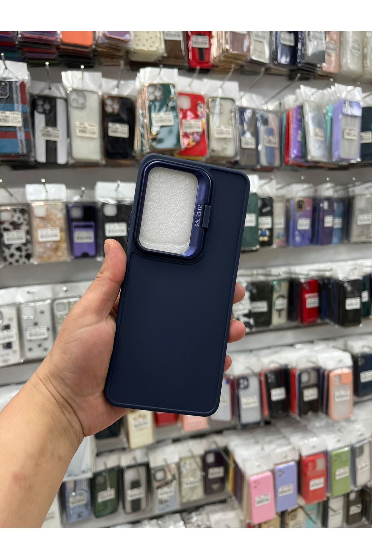 TECNOTREND GALAXY S25 ULTRA Stand Olabilen Tuşu Kolay Basmalı Lansman Kılıf