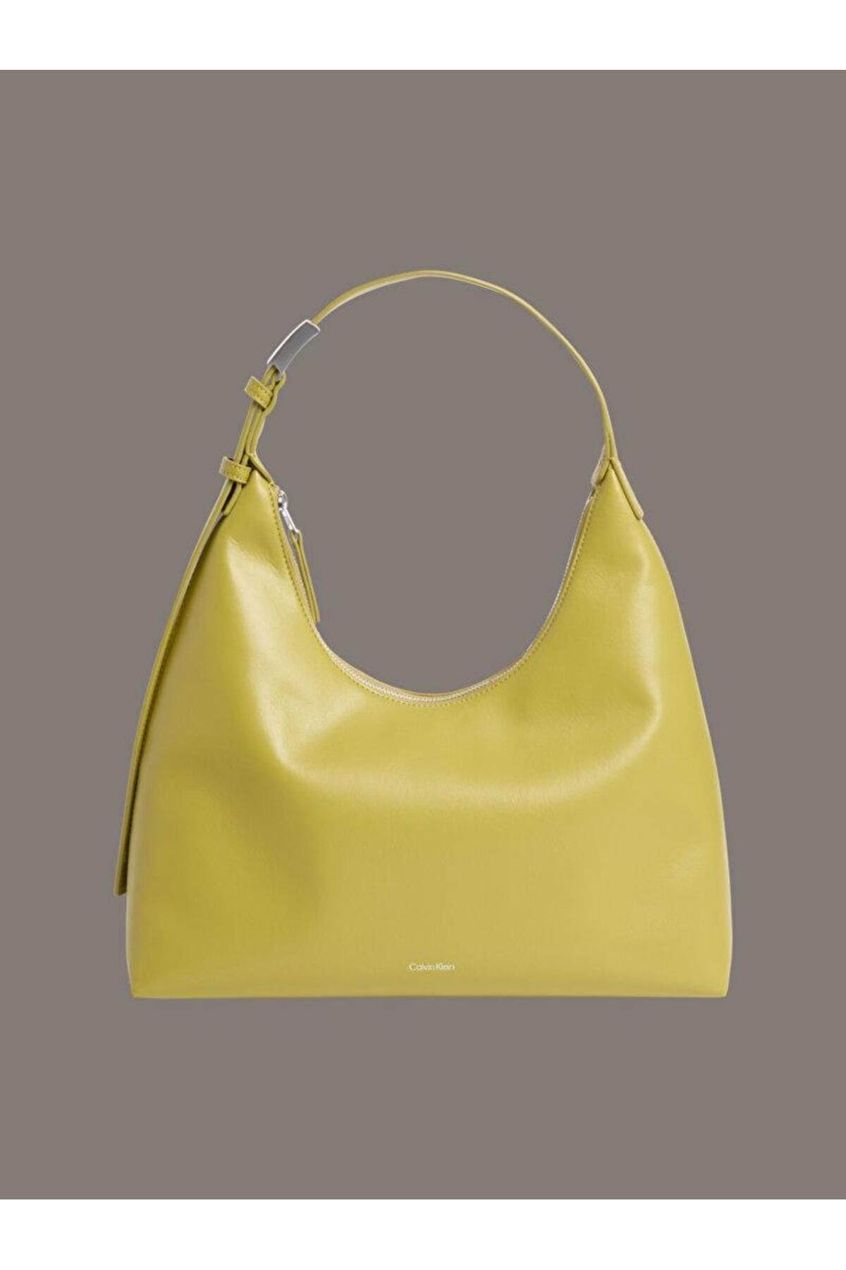 Calvin Klein Kadın HARDWARE STRAP HOBO SHOULDER BAG Omuz Çanta Yeşil-OS