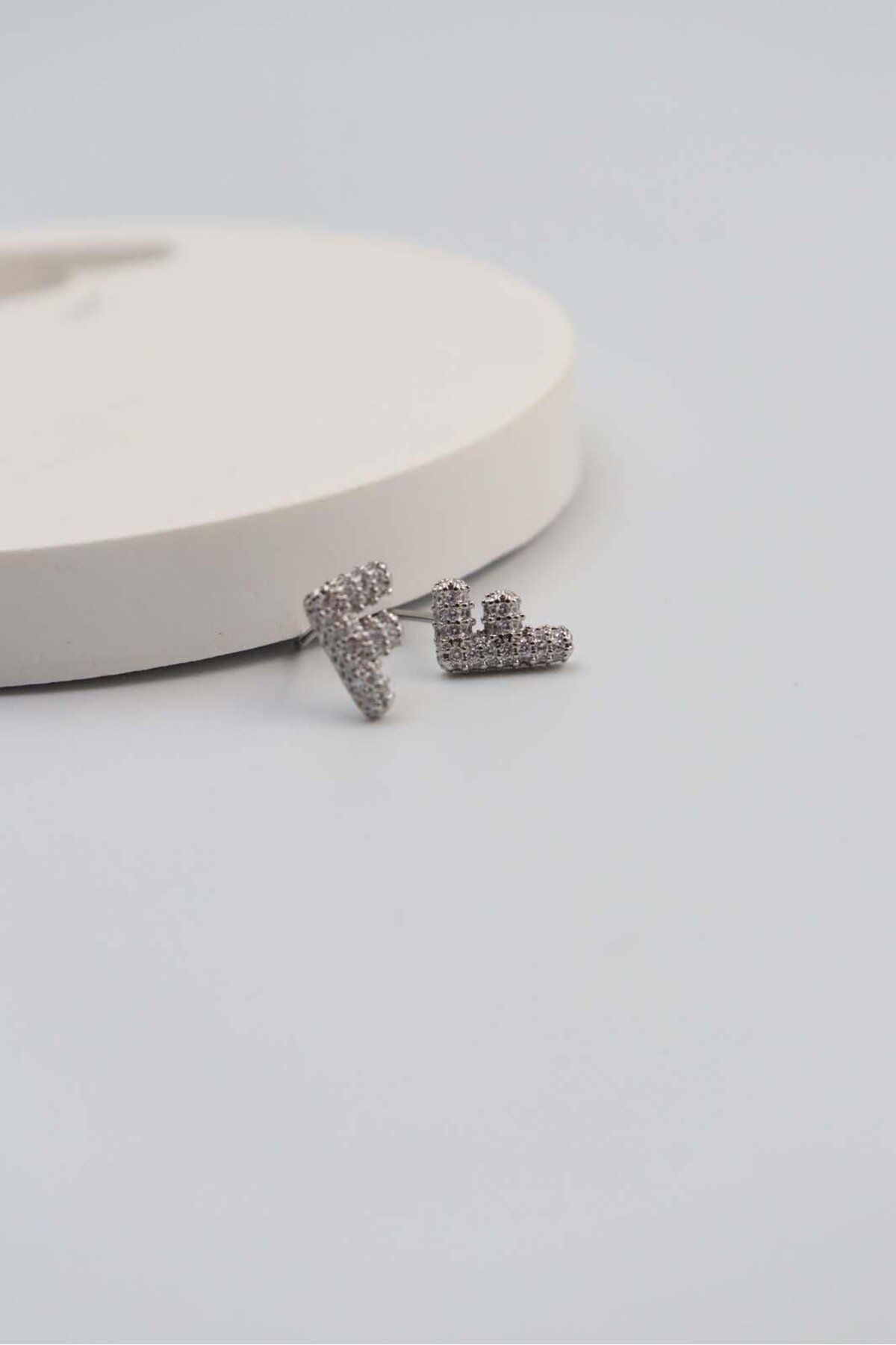 BY CANSU ACCESSORİES Silver Harf Küpe
