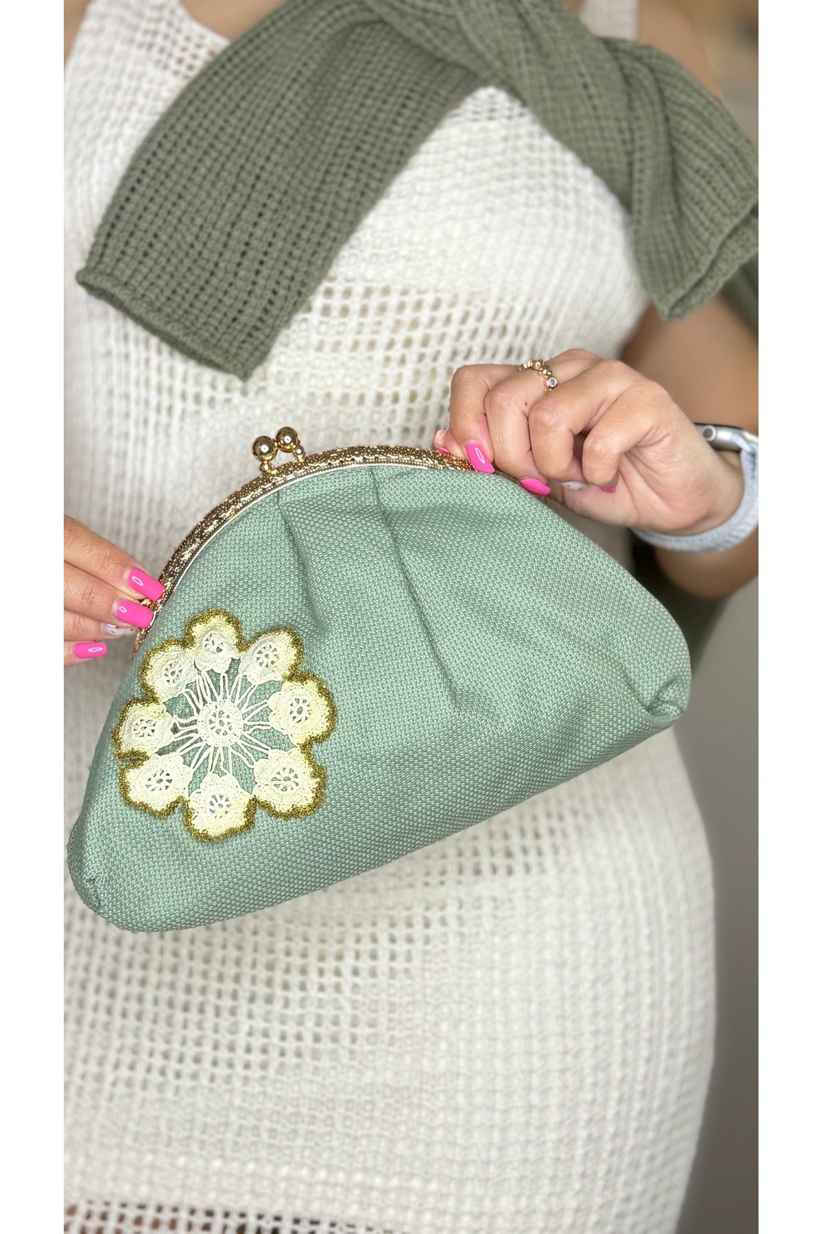 Tuvita Collection Bodrum Keten kumaş dantel işlemeli el yapımı kadınsu yeşili el çantası clutch portföy