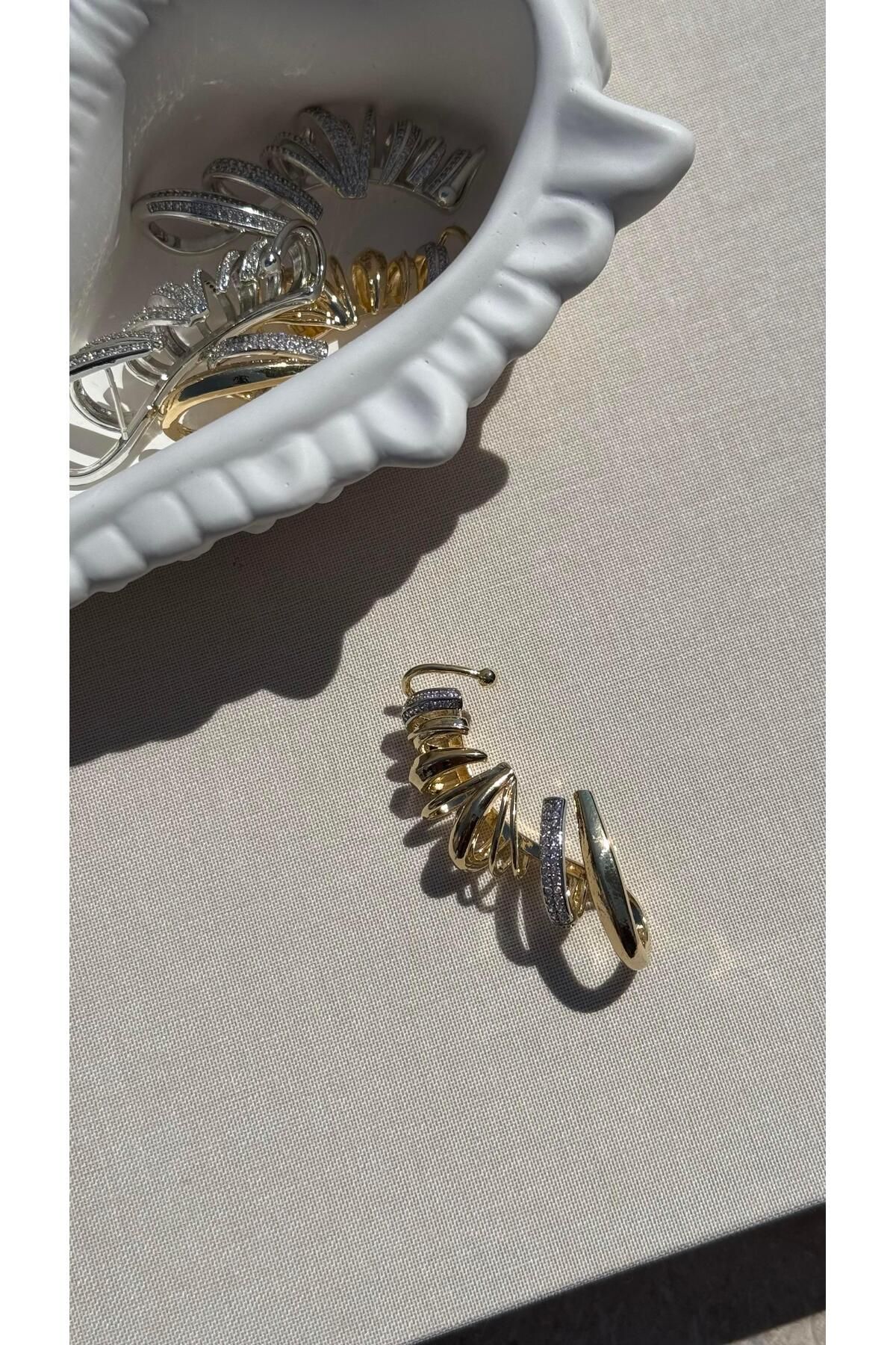 BY CANSU ACCESSORİES Selina gold küpe