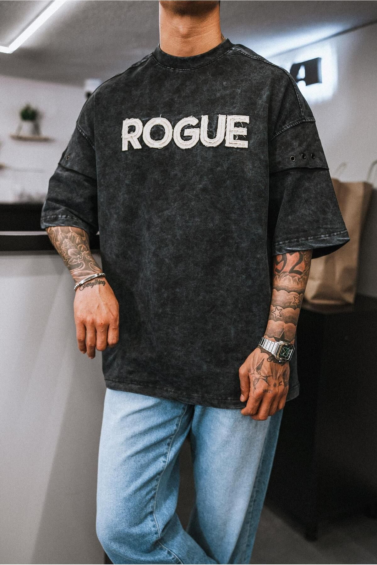 ablukaonline Erkek Yıkamalı Nakışlı Oversize T-Shirt Siyah