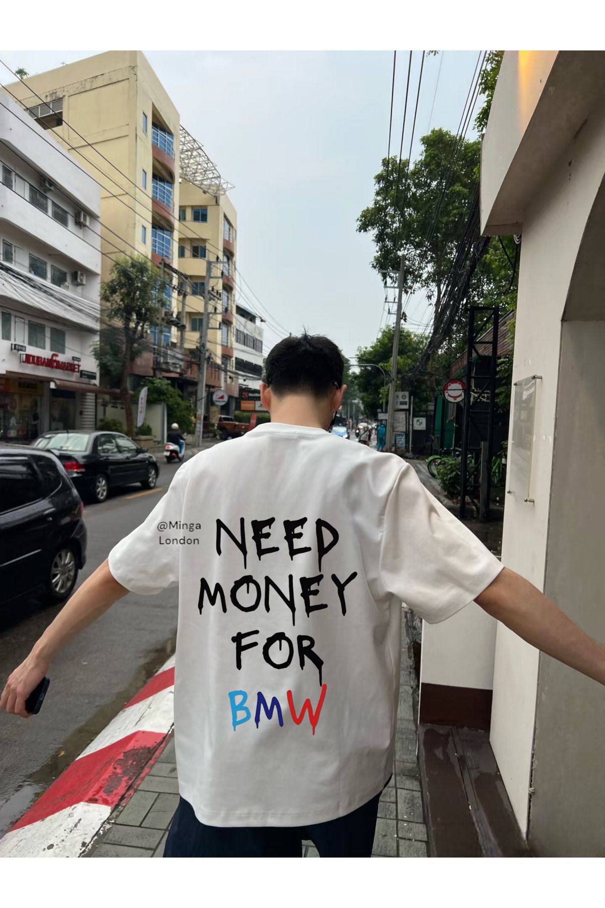 Minga London Beyaz Need Money For Luxury Car Sırt Baskılı Oversize Unisex T-shirt -mingalondon
