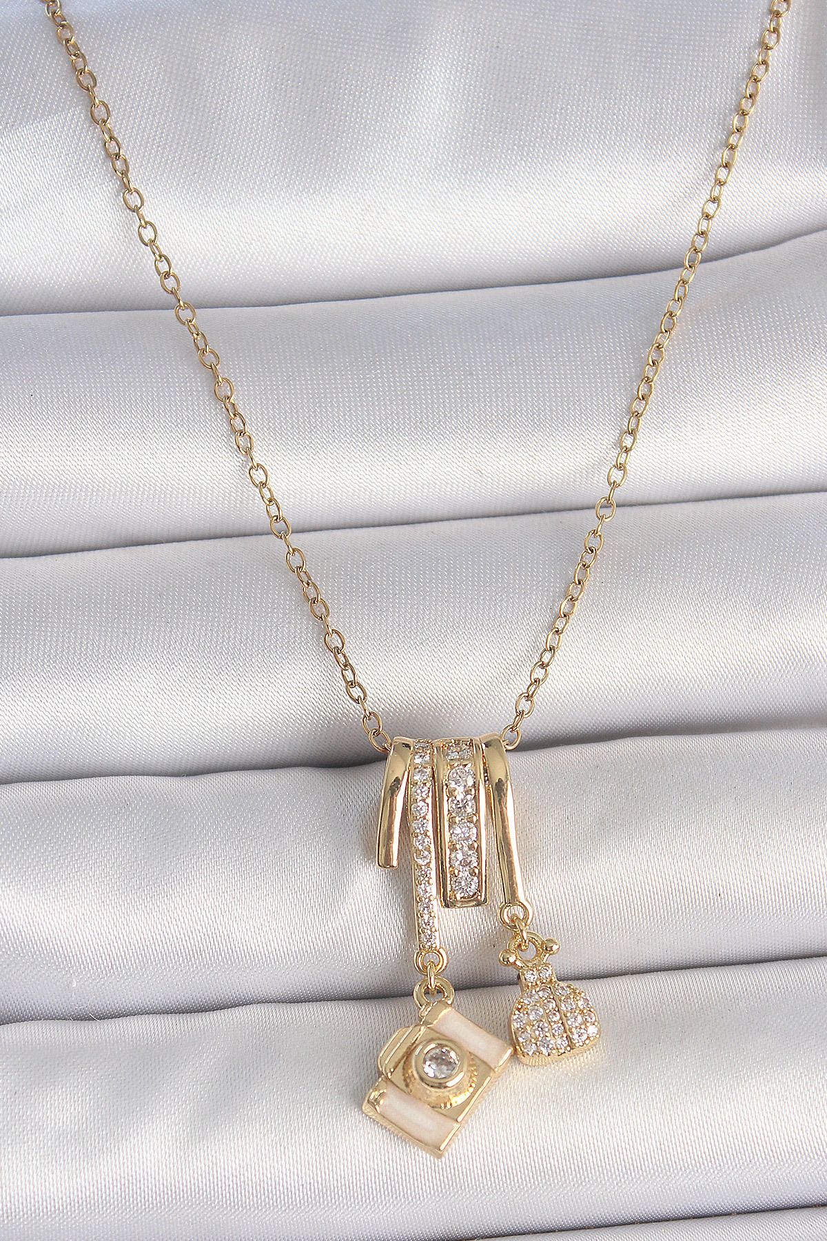 seZZeon 316L Çelik Gold Renk Zirkon Taşlı Sallantı Fotoğraf Makinası Figür Charm Kadın Kolye