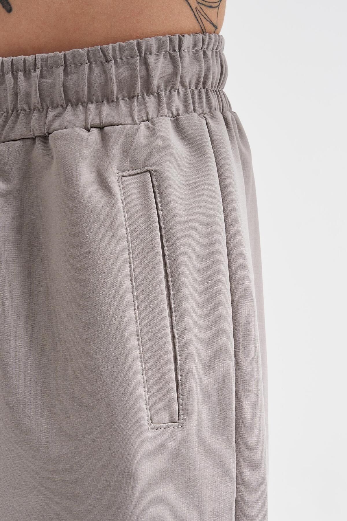 Machinist-Basic Regular Waist Elastic Leg 3 Pocket Jogger Sweatpants Ice Gray 3