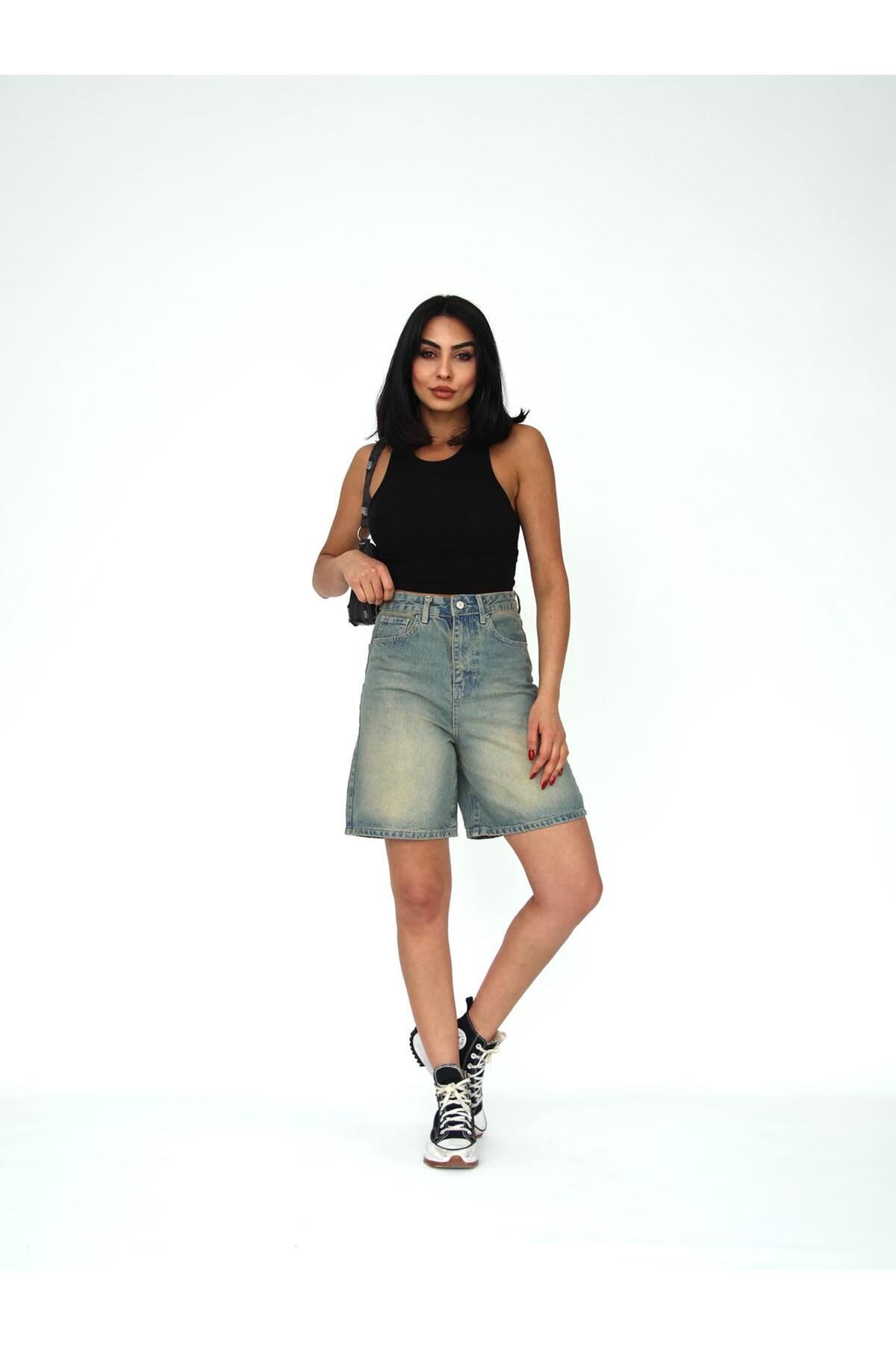 Zeo Basic-Pipe Leg Denim Shorts 4
