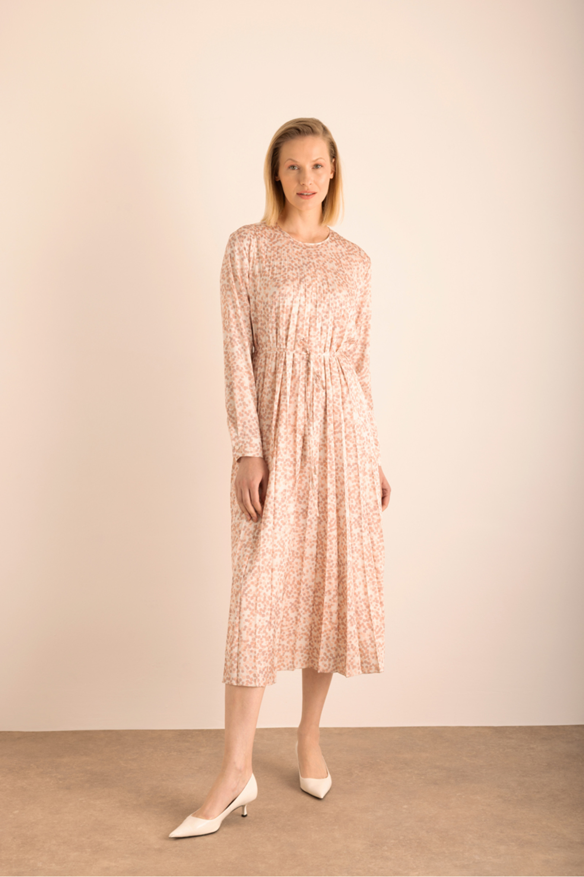 لباس مجلسی طرح دار مربعی با کراوات پلیسه دار Aker