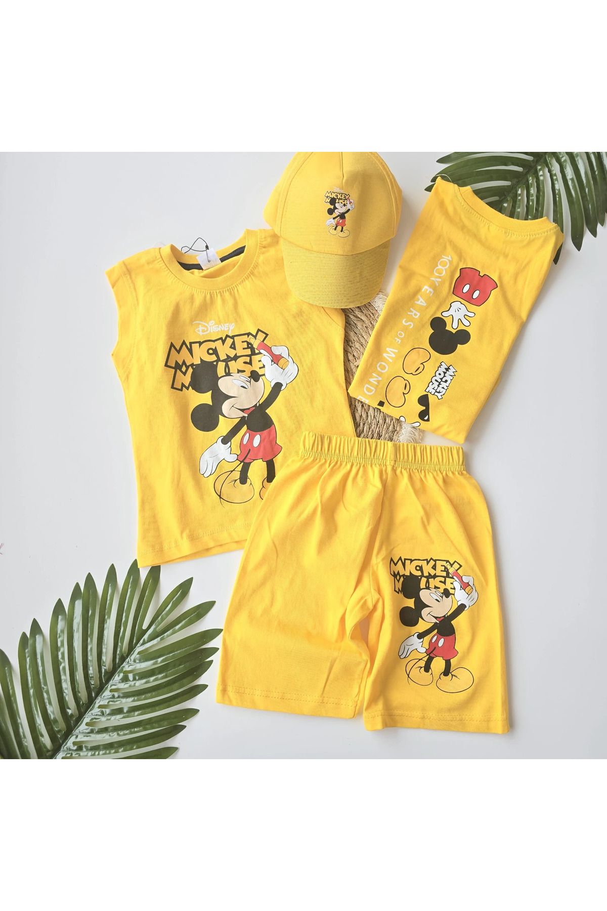 BEBEYOGİ Çocuk Takım Mickey Mouse Baskılı Sıfır Kol Şapkalı Sırt Baskı Detaylı 2-8 Yaş Sarı