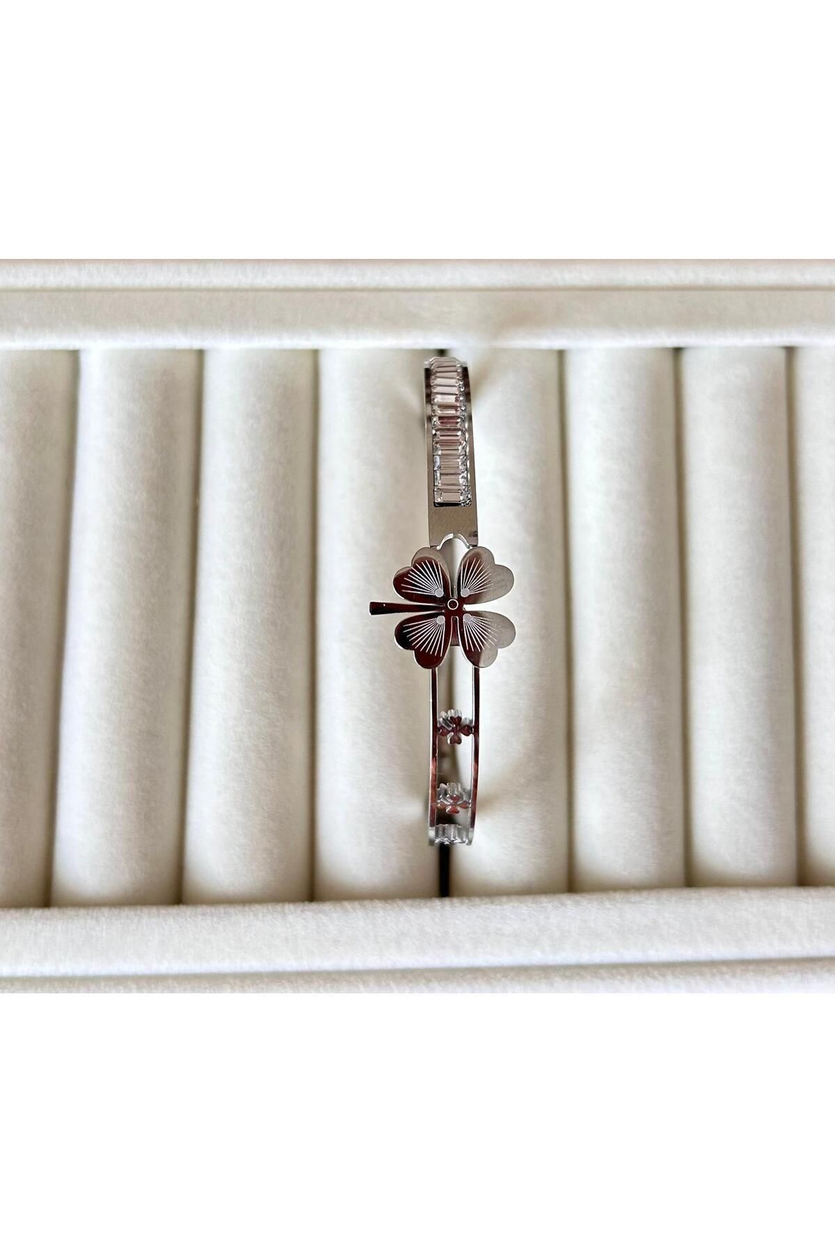 GUNESTAKI Yoncalı Baget Taşlı Silver Kelepçe Bileklik
