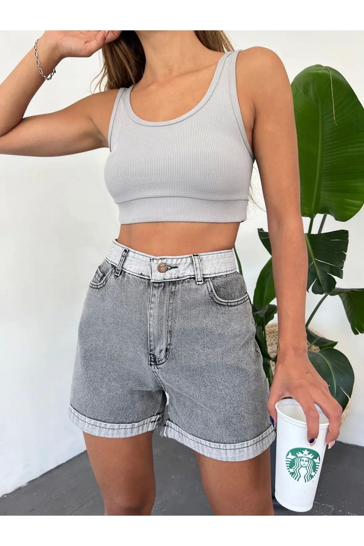 TakıDolabı Duble Paça Yıkamalı Denim Şort