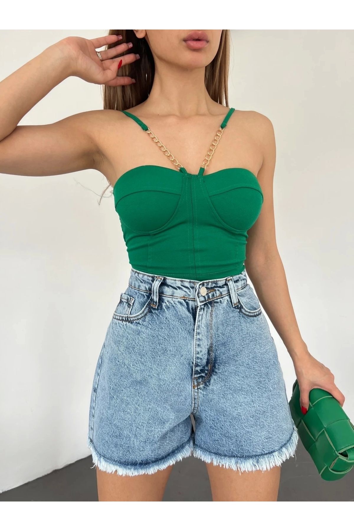 TakıDolabı Paçası Püsküllü Yıkamalı Denim Şort