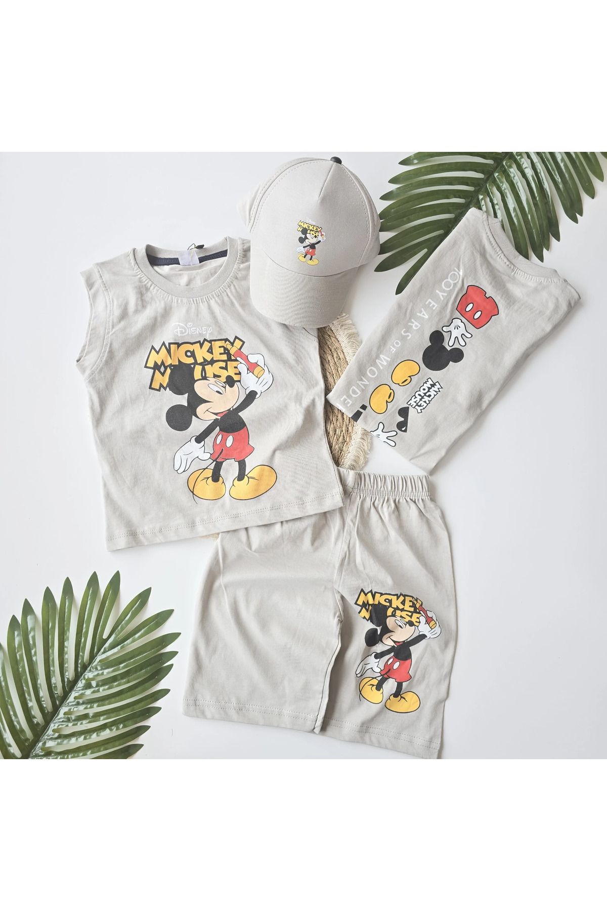 BEBEYOGİ Çocuk Takım Mickey Mouse Baskılı Sıfır Kol Şapkalı Sırt Baskı Detaylı 2-8 Yaş Gri