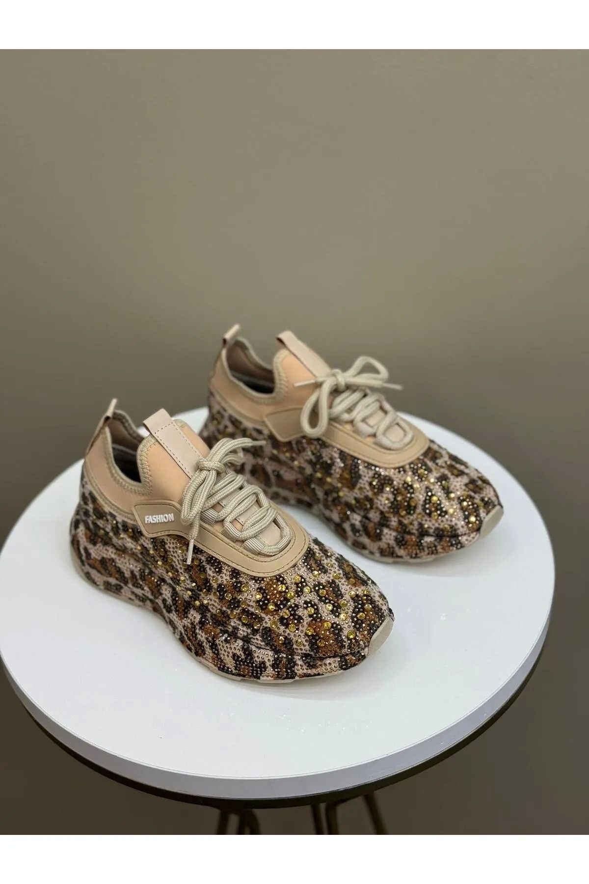 TakıDolabı Taşlı Leopar Kadın Spor Ayakkabı